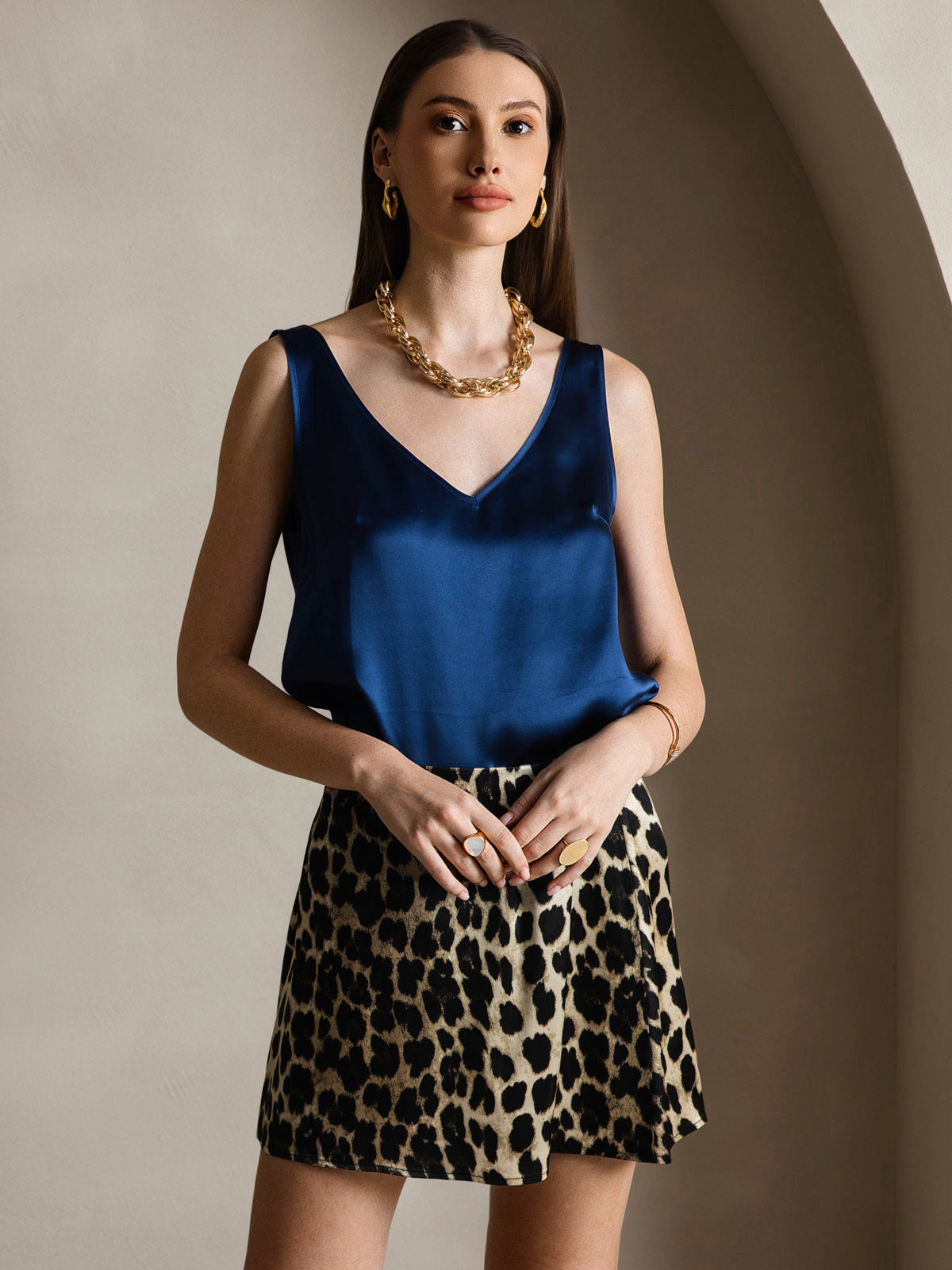 [أزرق غامق] SilkSilky-SA 19Momme الحرير رقبة على شكل حرف V كامي 001,