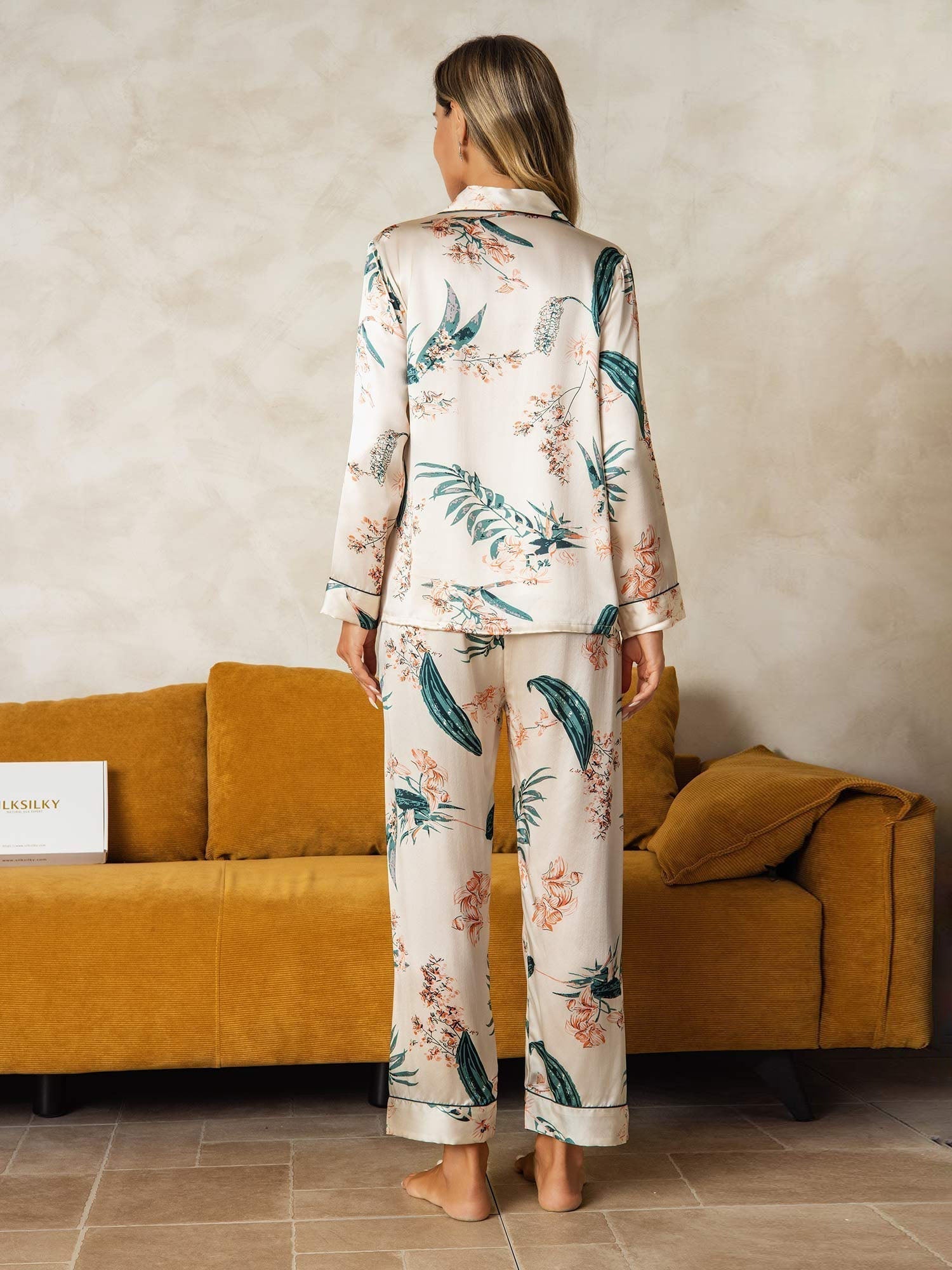 [غابة استوائية] SilkSilky-SA Long Sleeve Lapel Collar طقم بيجامة نسائي 002