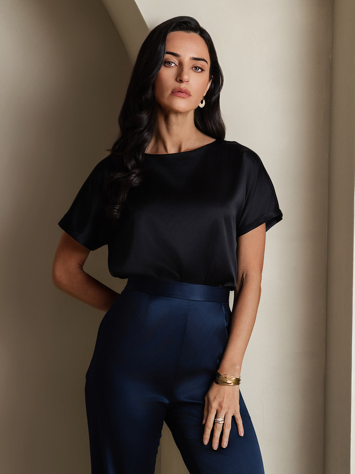 [أسود] SilkSilky-SA 19Momme الحرير الأكمام القصيرة رقبة مستديرة تي شيرت نسائية 004