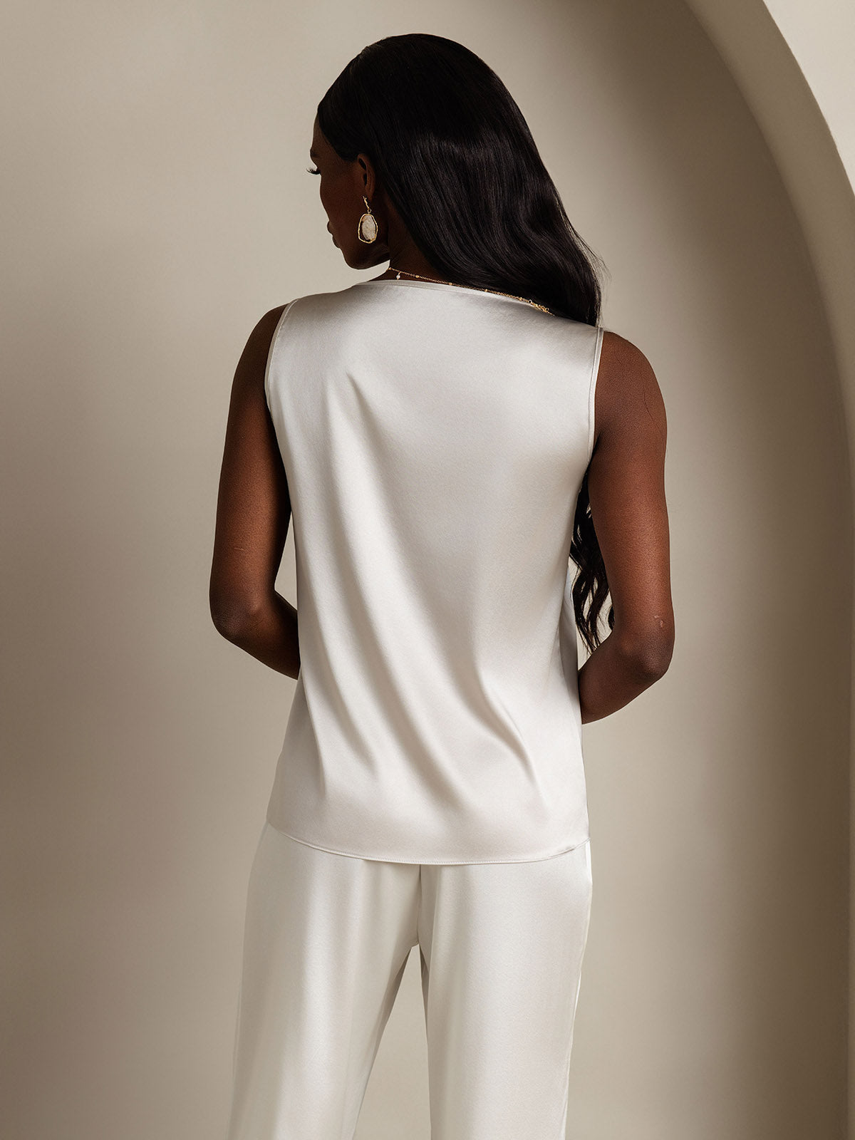 [رمادي فاتح] SilkSilky-SA 19Momme الحرير رقبة مستديرة كامي 002,