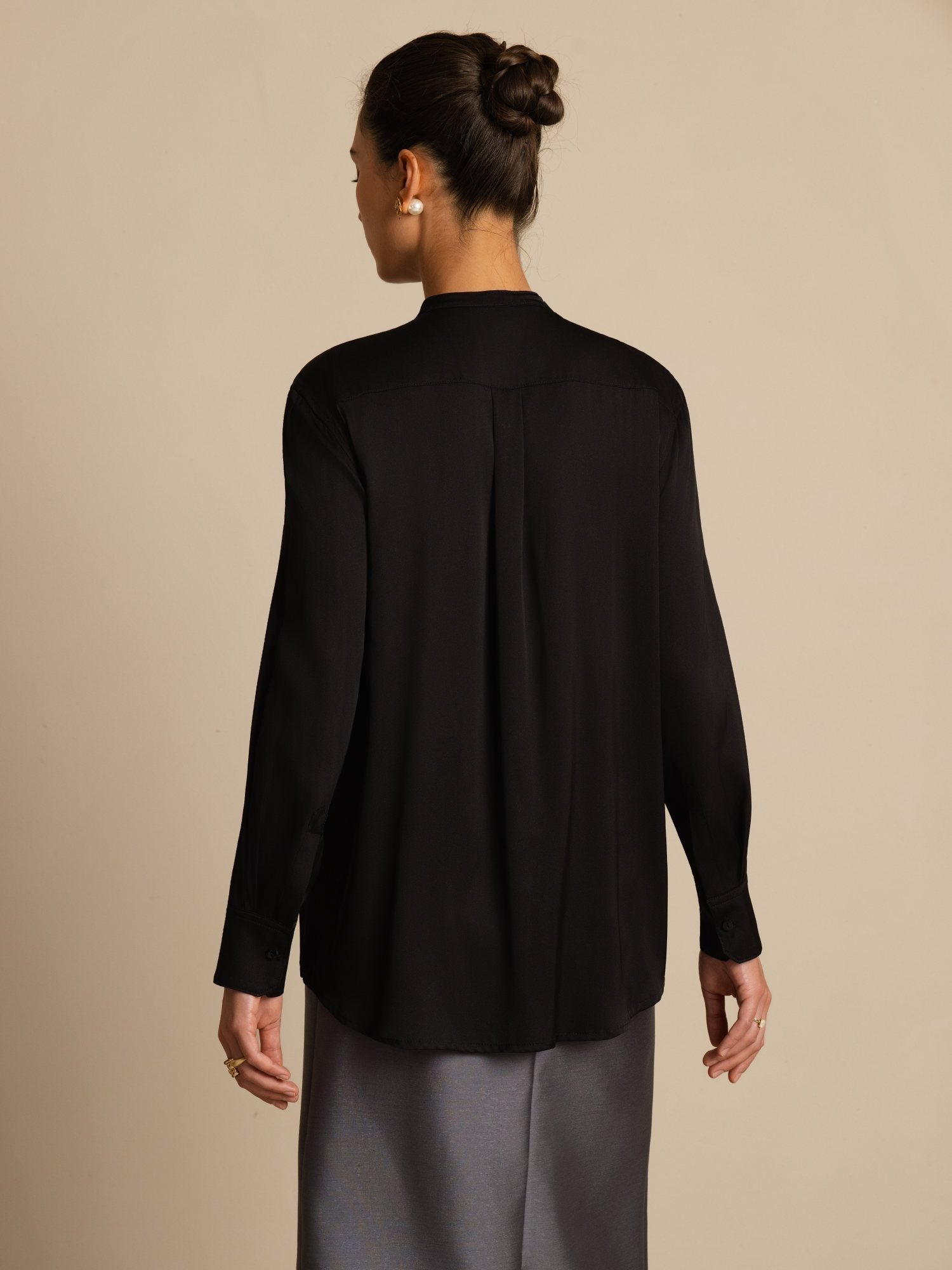 [أسود] SilkSilky-SA 19Momme الحرير الأكمام الطويلة ياقة القاع بلوزة 002