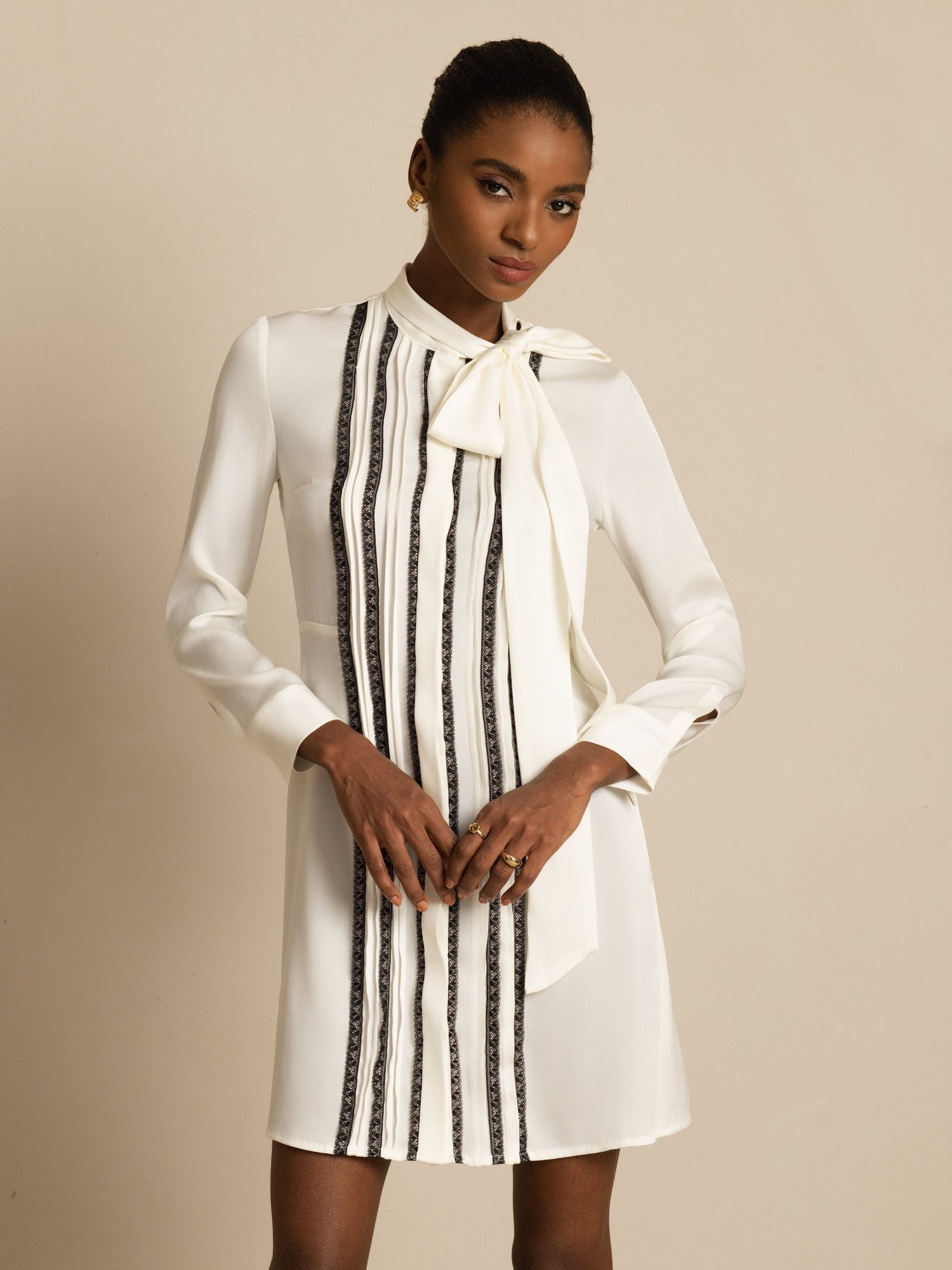 [أبيض] SilkSilky-SA 19Momme الحرير الأكمام الطويلة ياقة قابلة للربط فساتين نسائية 003