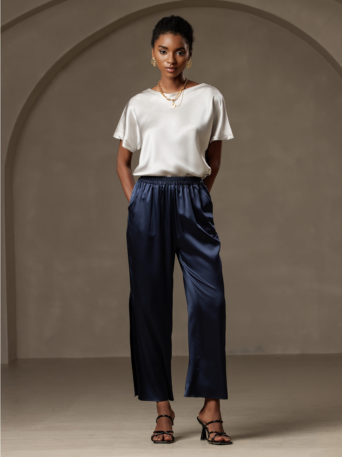 [رمادي فاتح] SilkSilky-SA 19Momme الحرير الأكمام القصيرة رقبة مستديرة تي شيرت نسائية 006