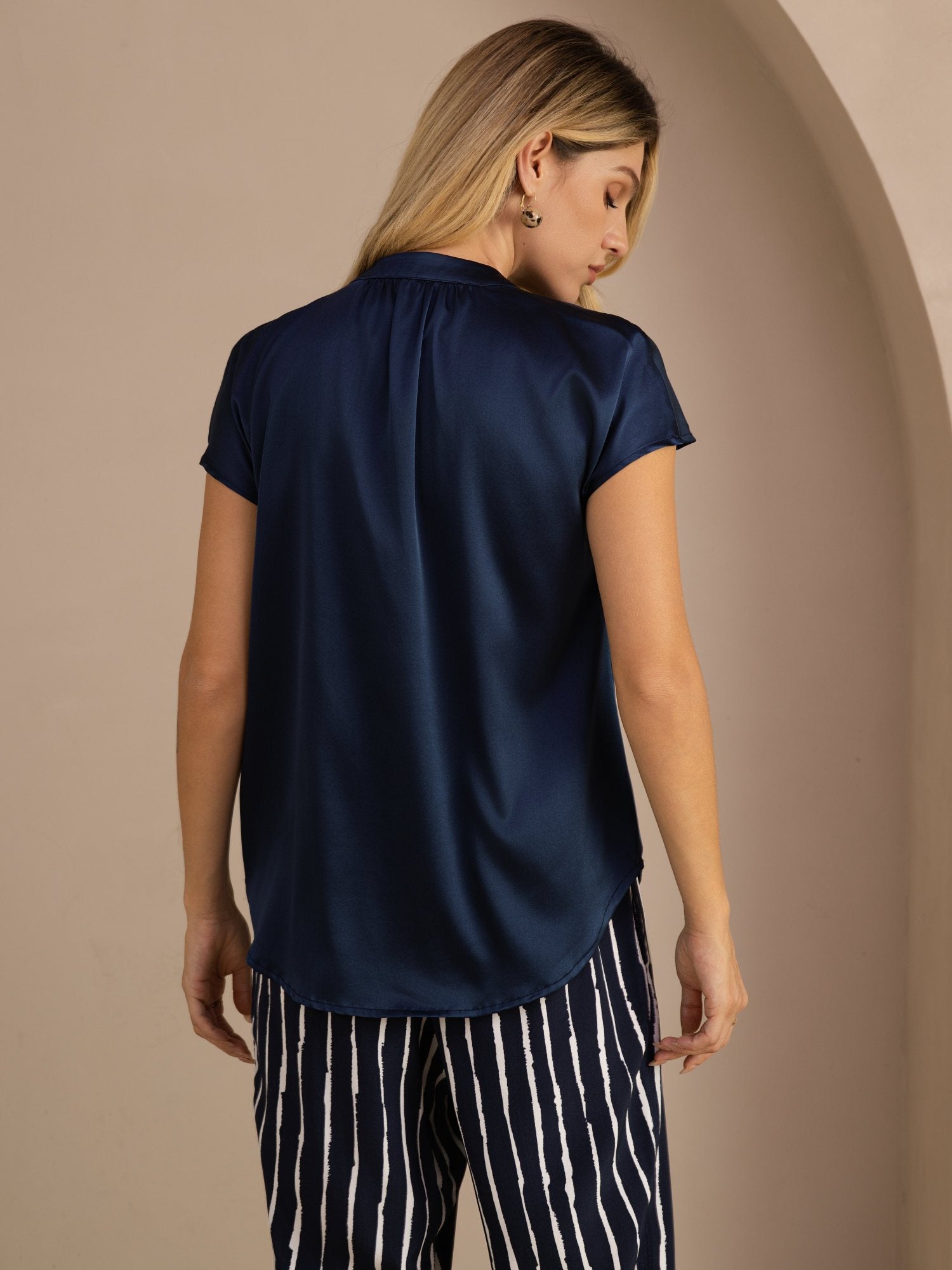 [أزرق غامق] SilkSilky-SA Short Sleeve Split بلوزات نسائية 002