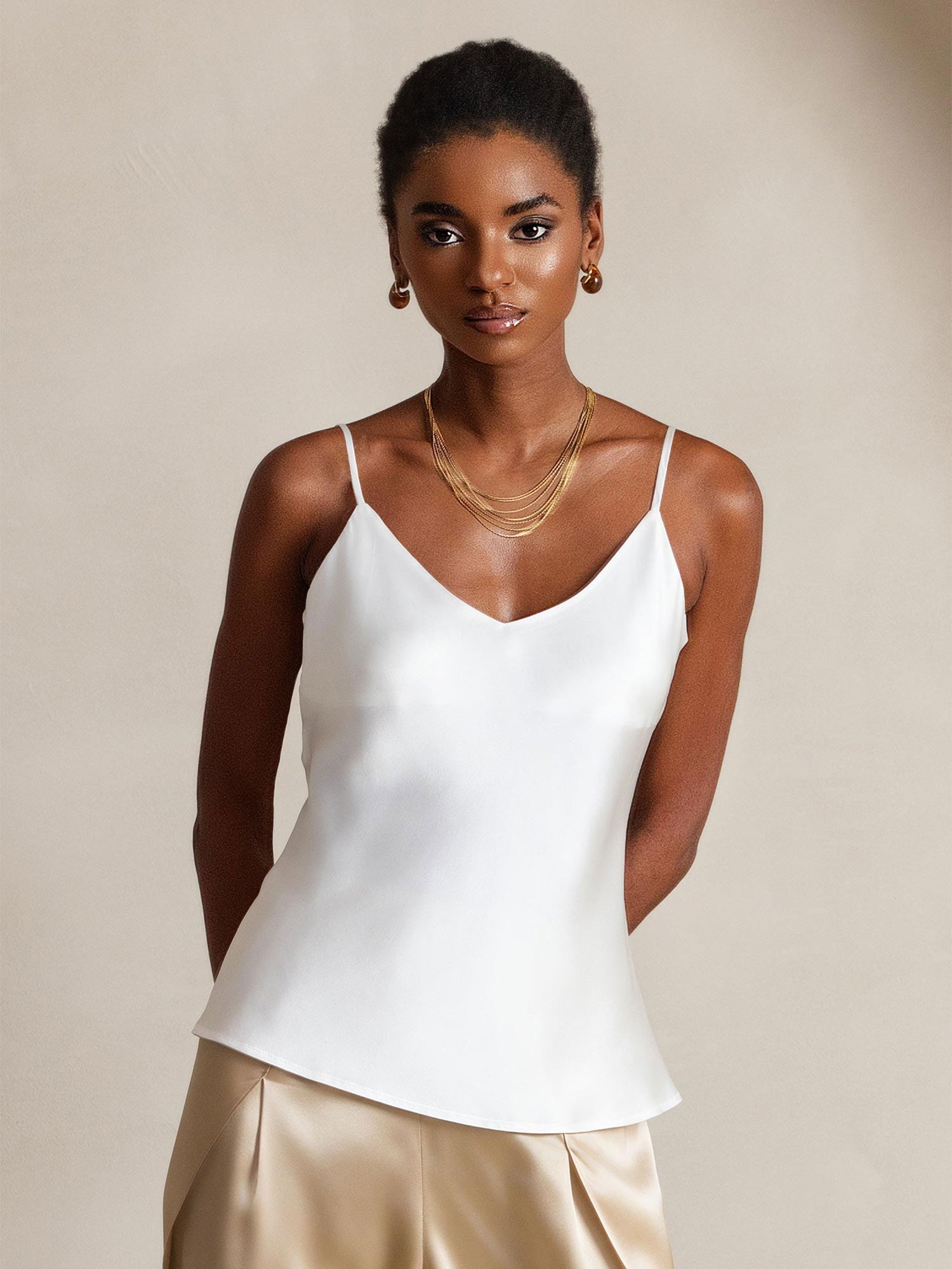 [أبيض] SilkSilky-SA Spaghetti Strap V Neck كامي 001