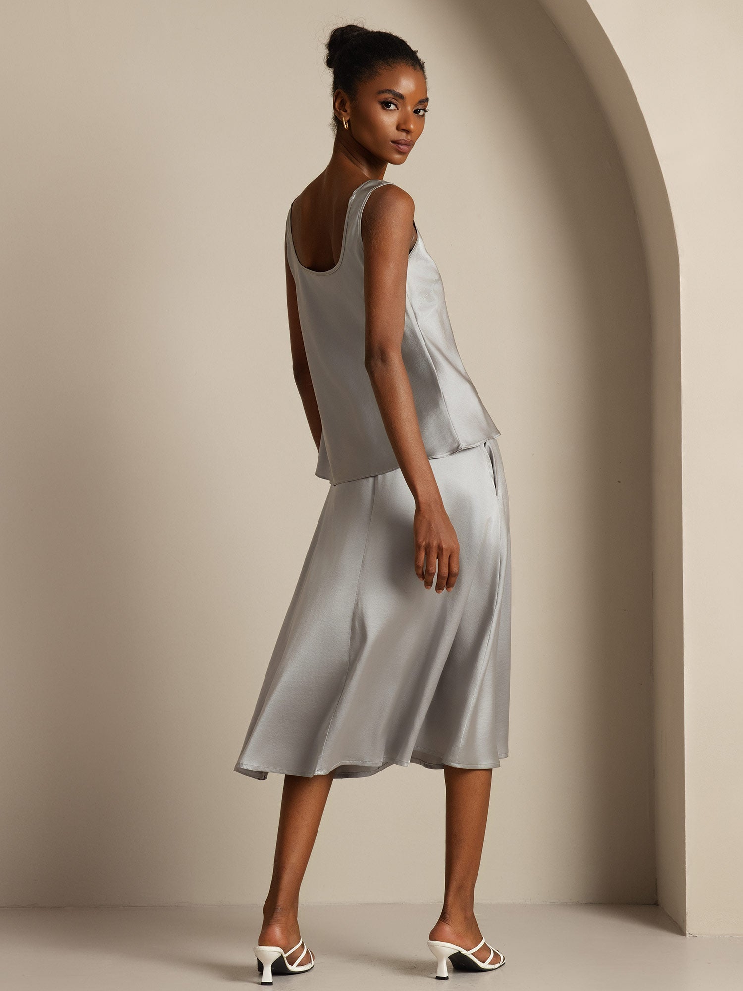 [رمادي غريفين‎] SilkSilky-SA 19Momme الحرير رقبة على شكل حرف U كامي 002,