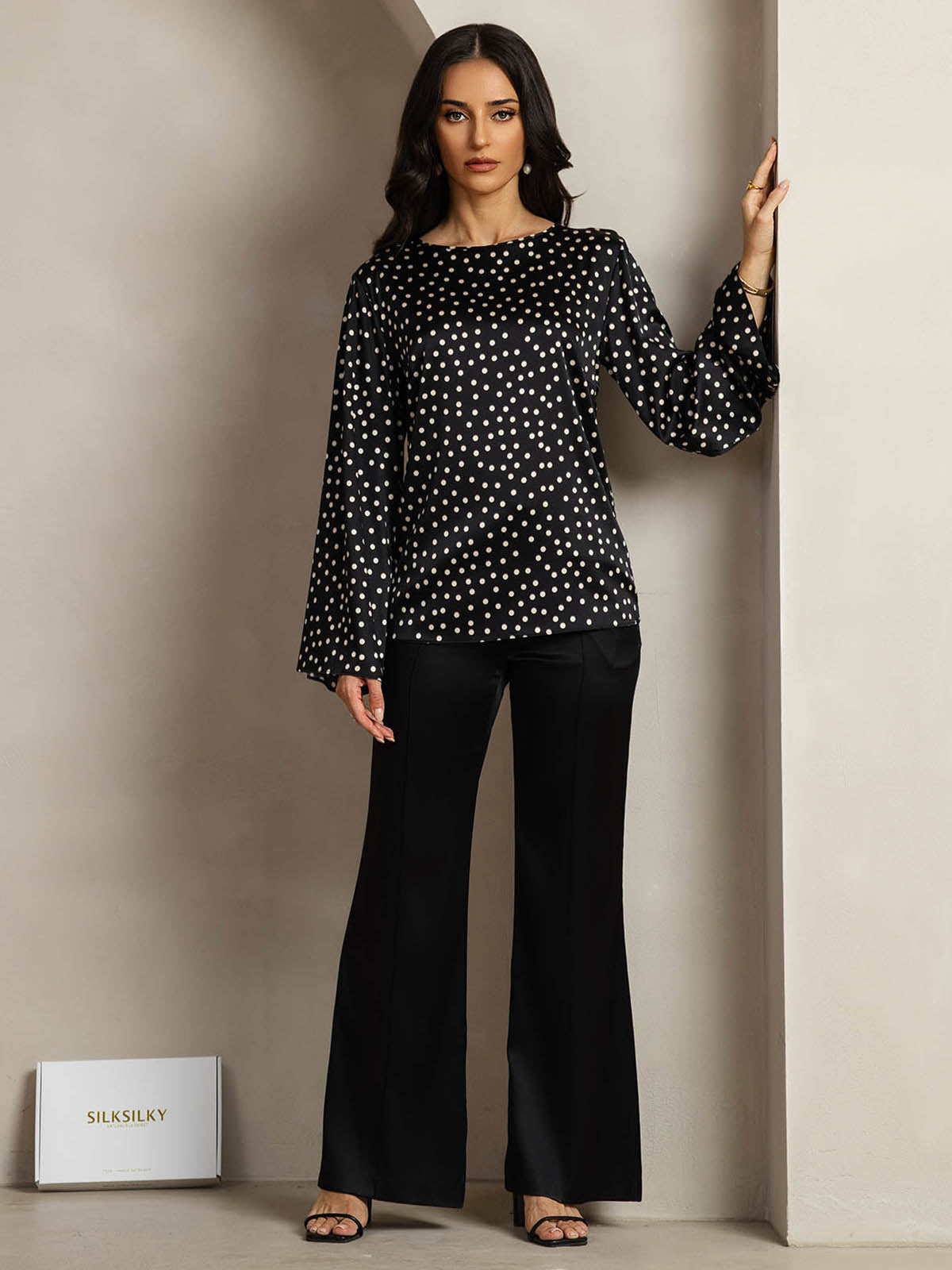 [منقط] SilkSilky-SA 19Momme الحرير رقبة مستديرة تي شيرت نسائية 003,