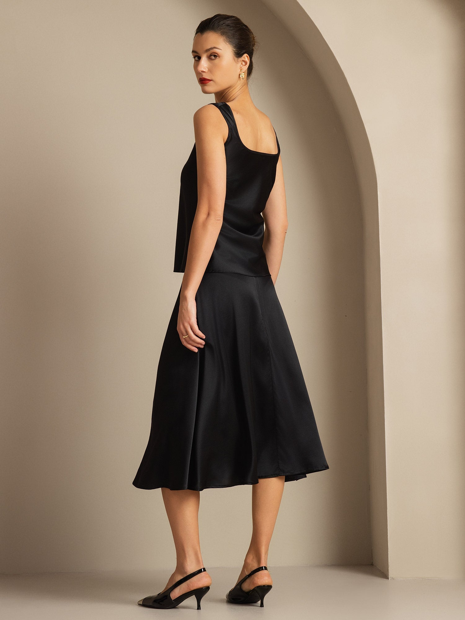 [أسود] SilkSilky-SA 19Momme الحرير رقبة على شكل حرف U كامي 002,