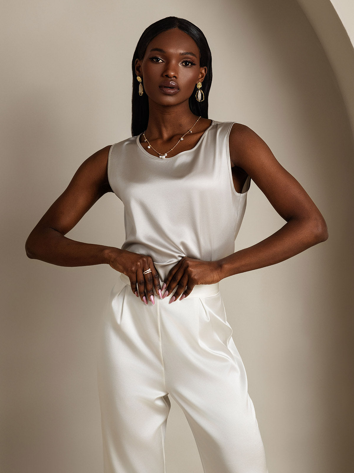 [رمادي فاتح] SilkSilky-SA 19Momme الحرير رقبة مستديرة كامي 004,