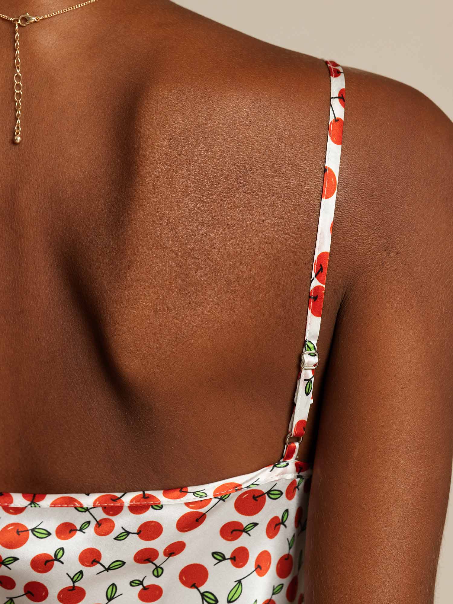 [كرز] SilkSilky-SA الحرير الخالص رقبة على شكل حرف V فساتين نسائية 004,