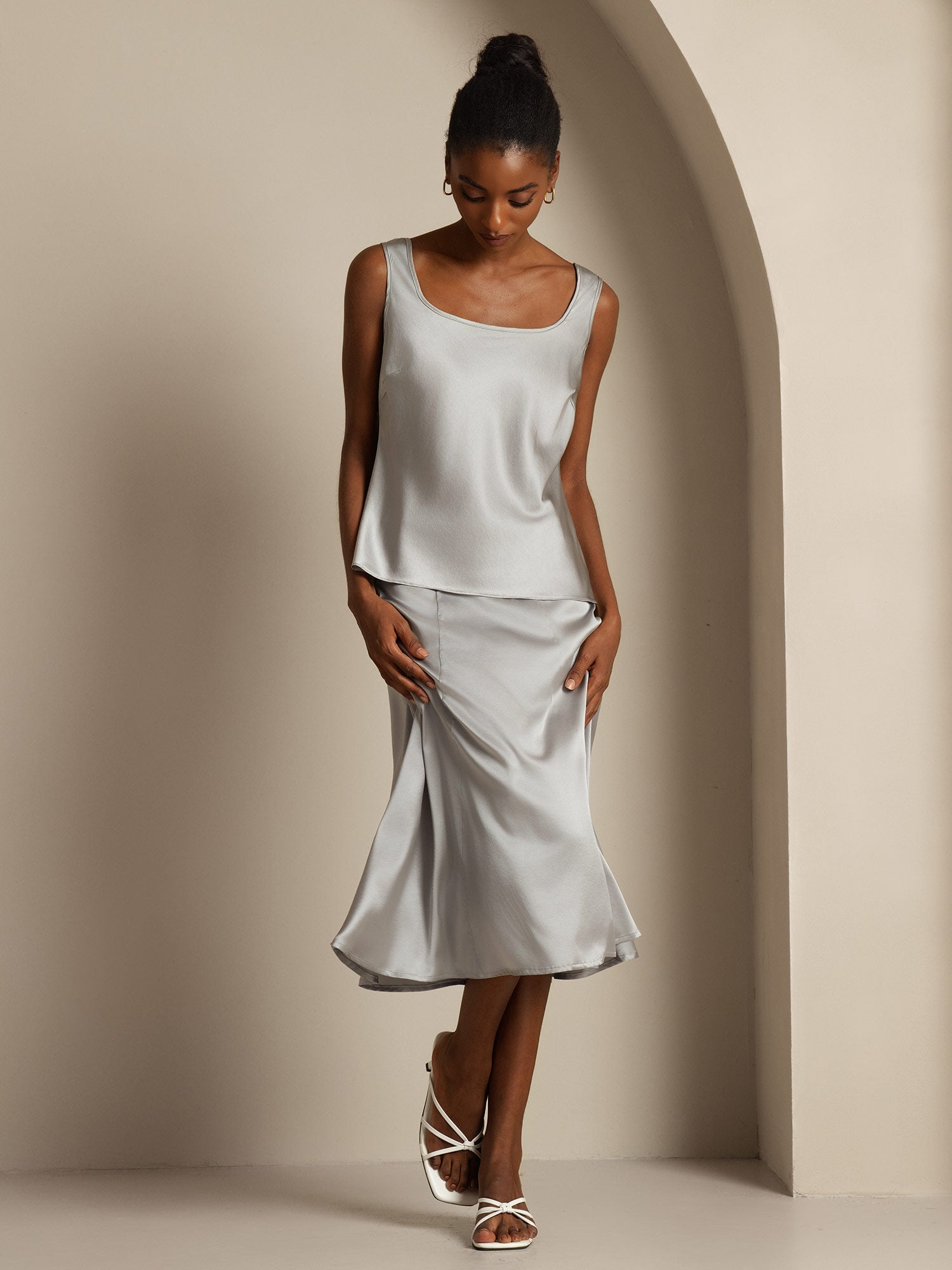 [رمادي غريفين‎] SilkSilky-SA 19Momme الحرير رقبة على شكل حرف U كامي 007,