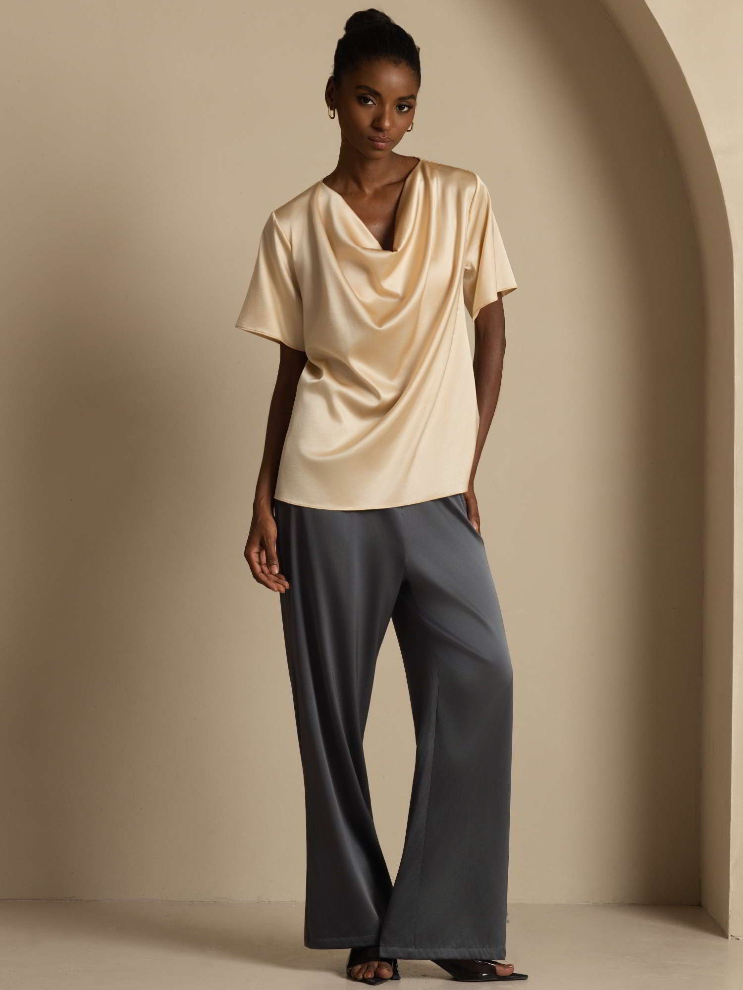 [شامبانيا] SilkSilky-SA 19Momme الحرير الأكمام القصيرة فتحة عنق بثنيات ملفوفة بلوزة 006