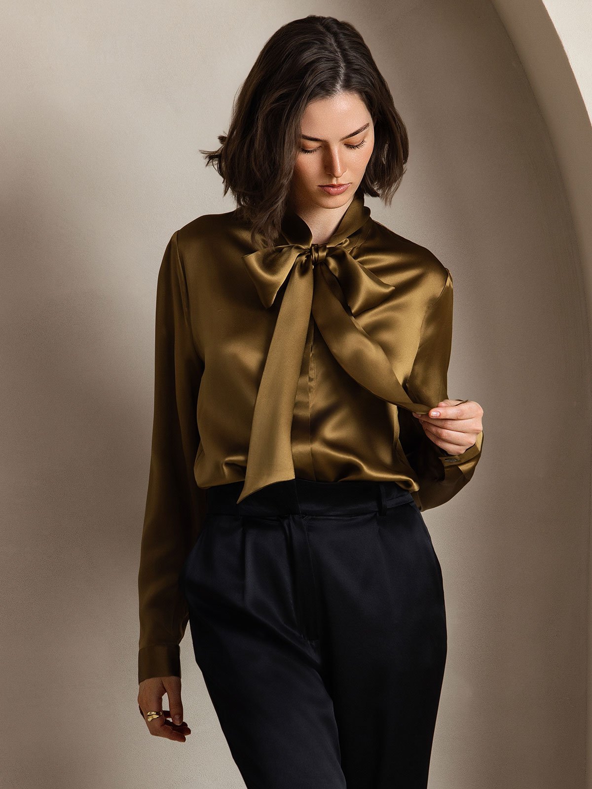 [بني] SilkSilky-SA 19Momme الحرير الأكمام الطويلة Blouse 004