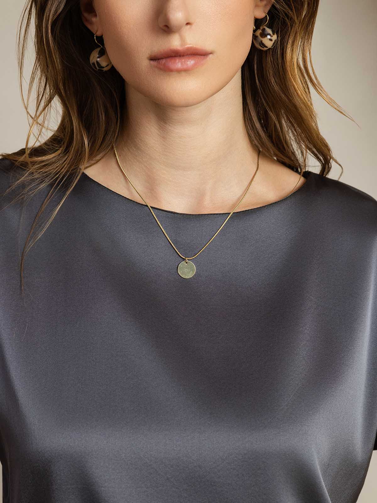 [الرمادي الداكن] SilkSilky-SA 19Momme الحرير الأكمام القصيرة رقبة مستديرة تي شيرت نسائية 005