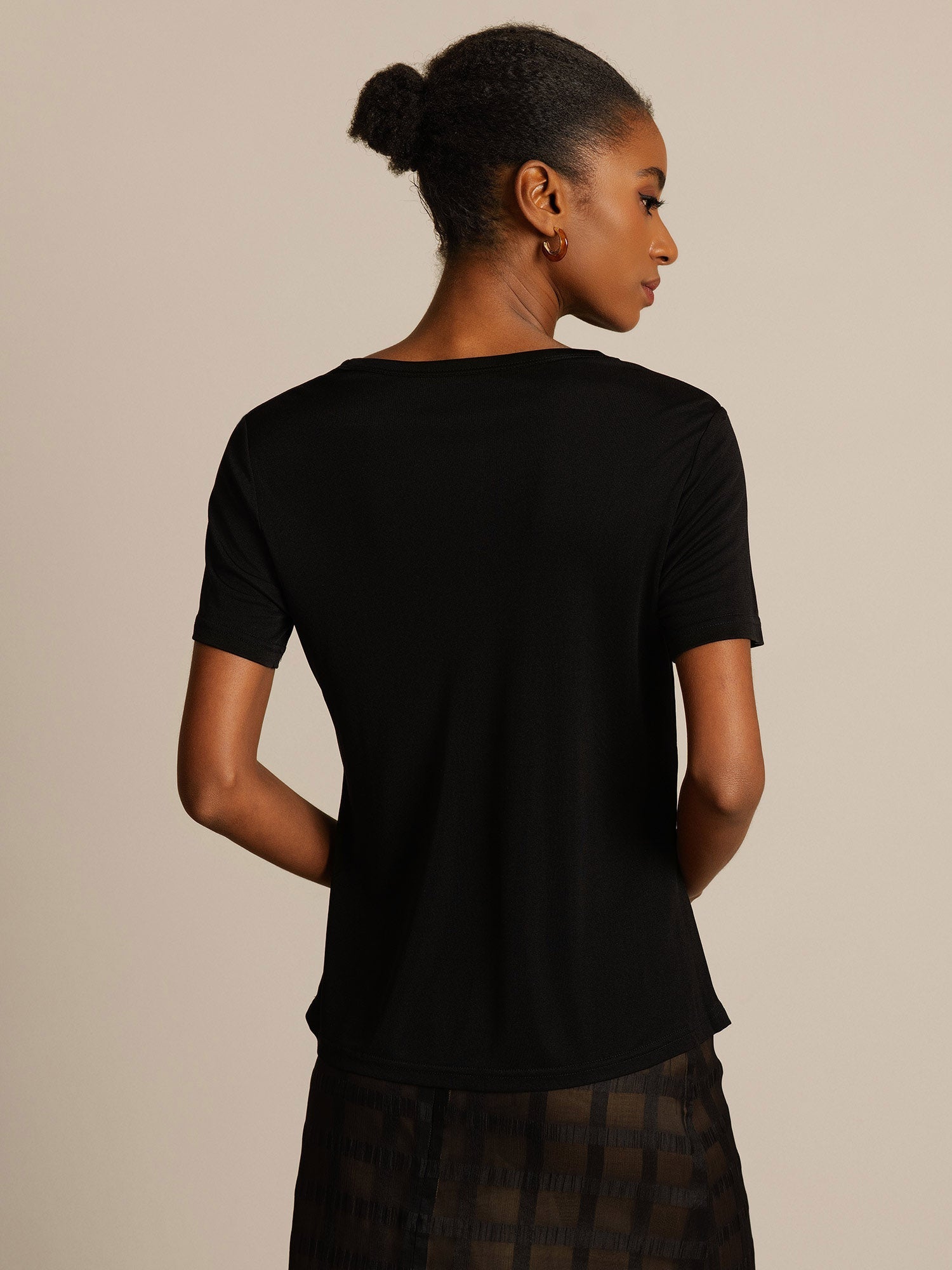 [أسود] SilkSilky-SA محبوك الحرير رقبة مستديرة تي شيرت نسائية 002,