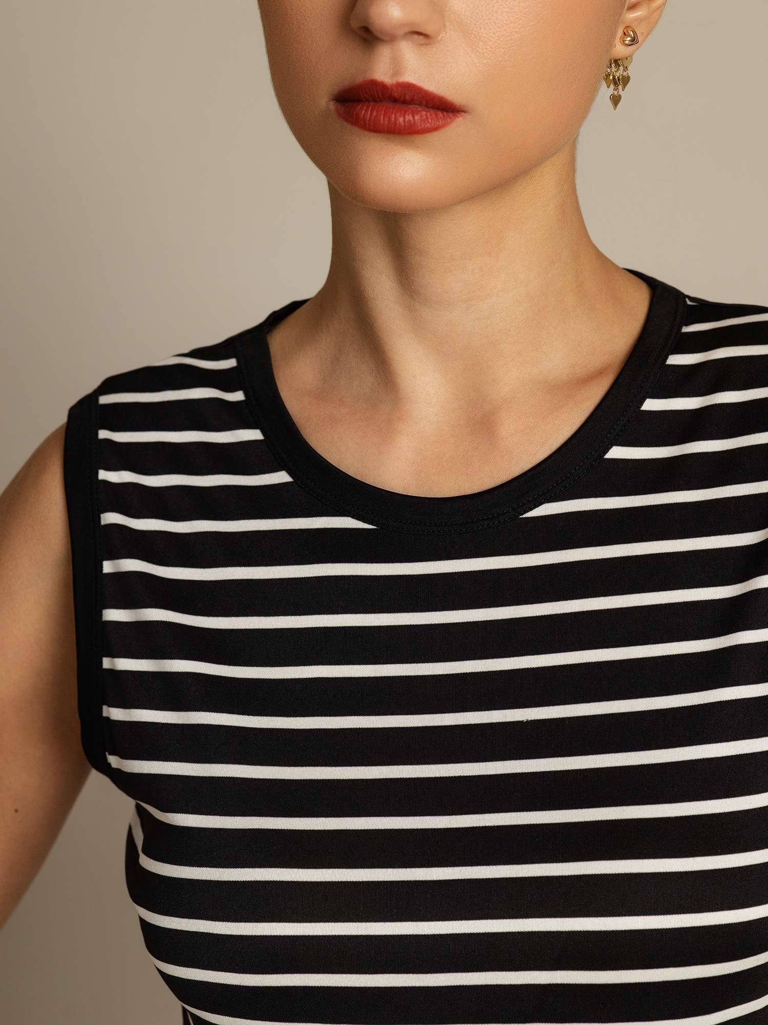 [شريط أسود] SilkSilky-SA Pure Silk بدون أكمام رقبة مستديرة كامي 004