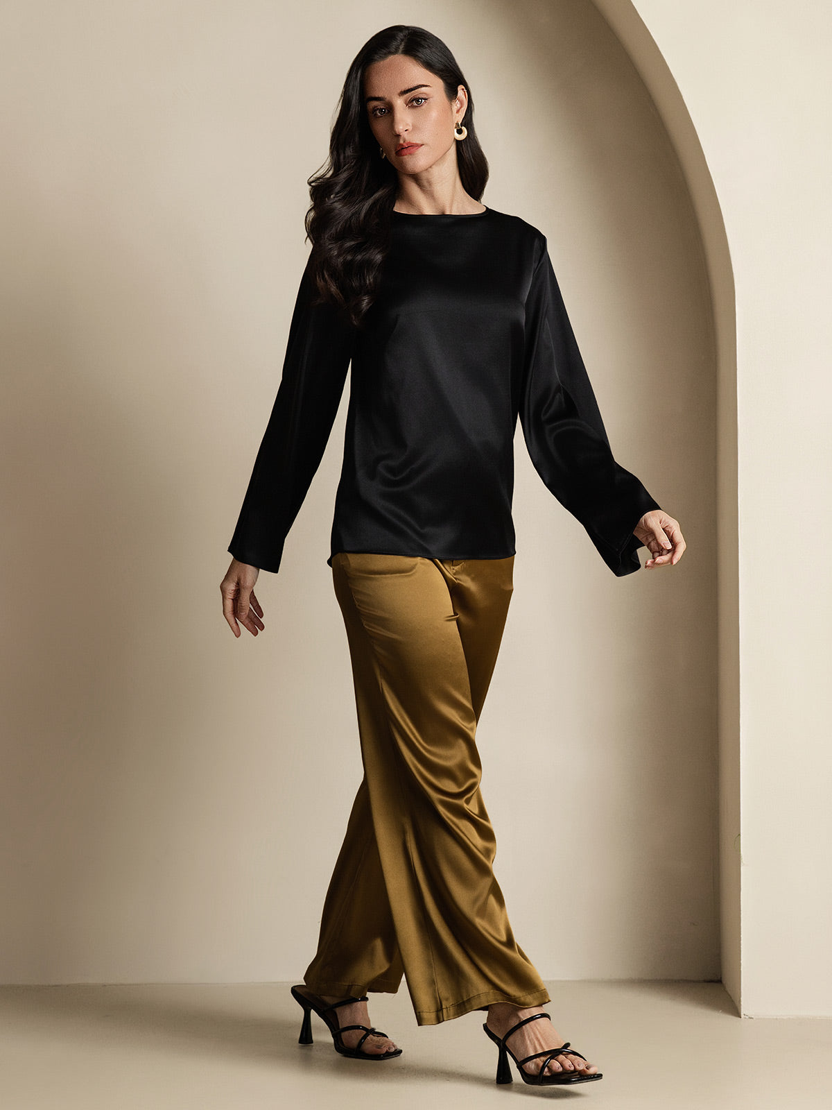 [أسود] SilkSilky-SA 19Momme الحرير رقبة مستديرة تي شيرت نسائية 008,