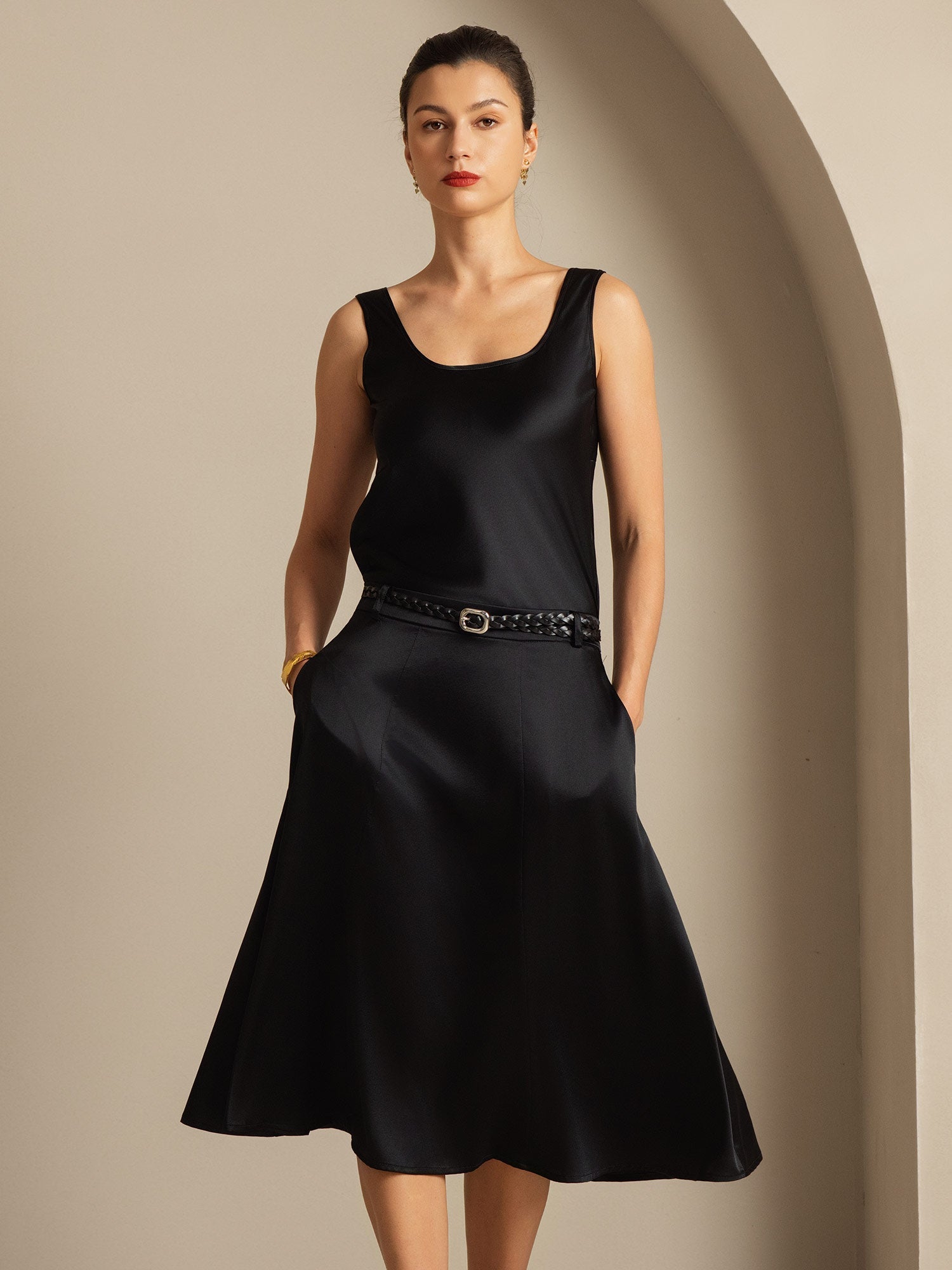 [أسود] SilkSilky-SA 19Momme الحرير رقبة على شكل حرف U كامي 001,