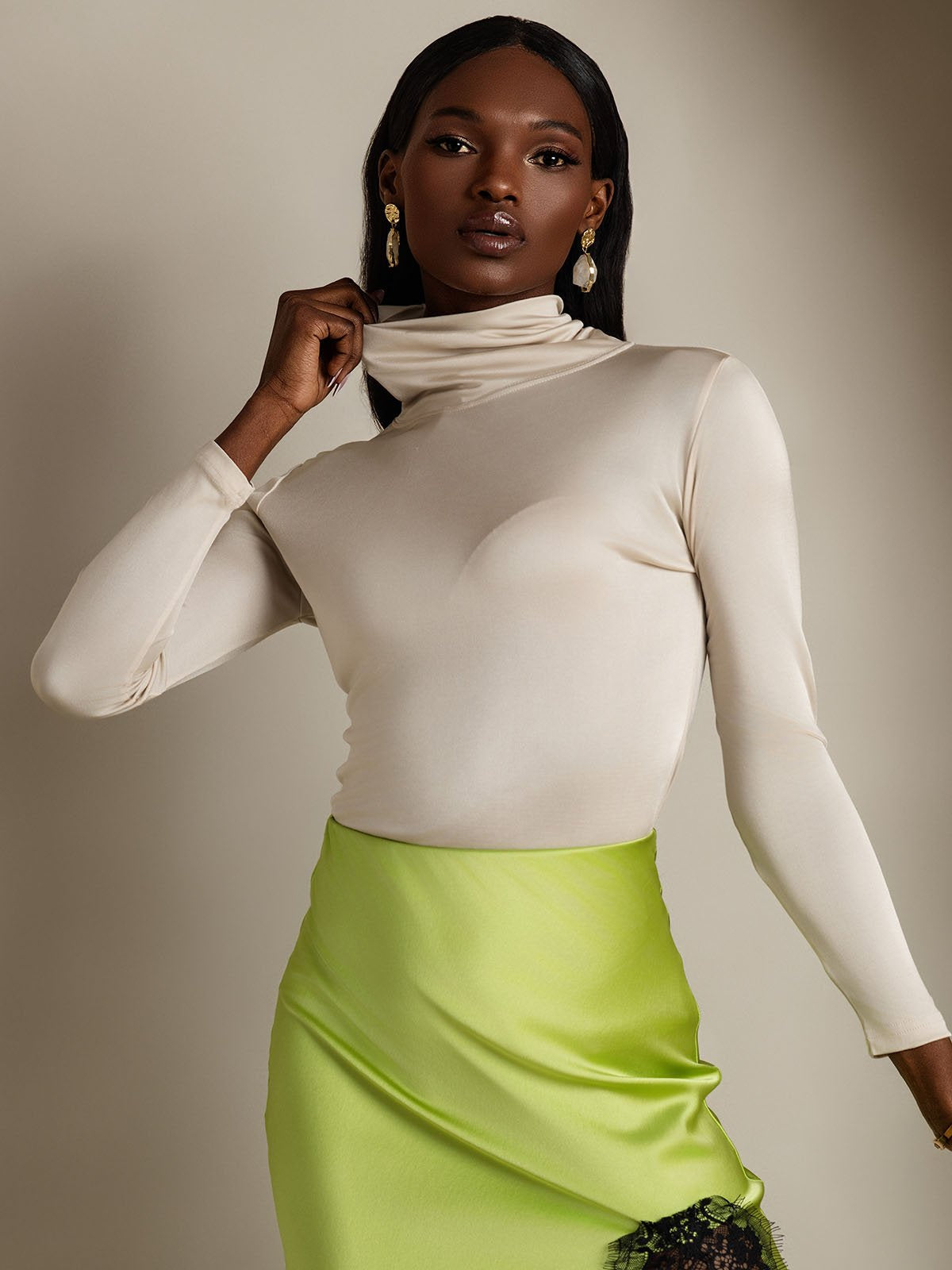 [اللون البيج] SilkSilky-SA الأكمام الطويلة ياقة مدورة تي شيرت نسائية 003