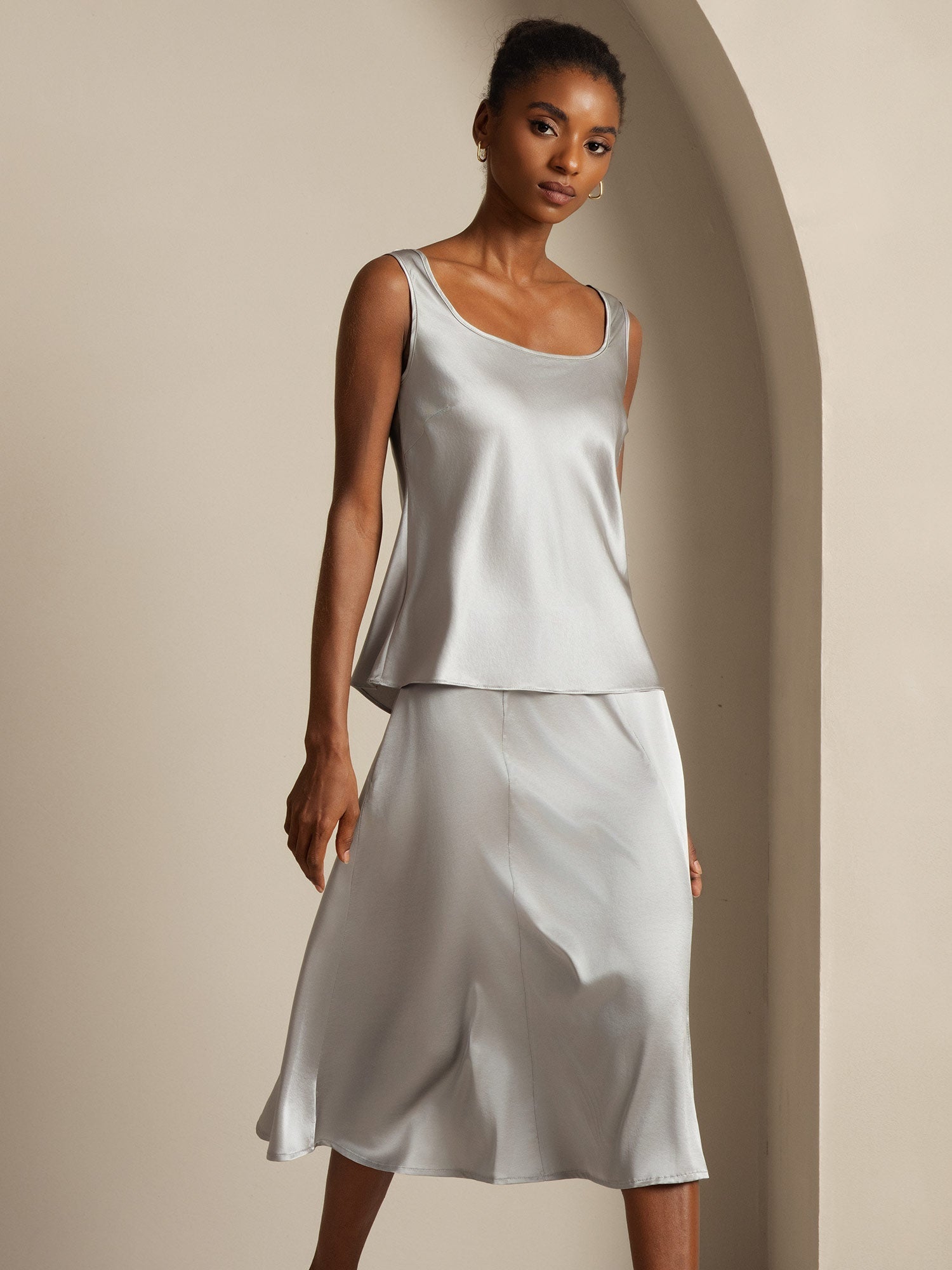 [رمادي غريفين‎] SilkSilky-SA 19Momme الحرير رقبة على شكل حرف U كامي 004,