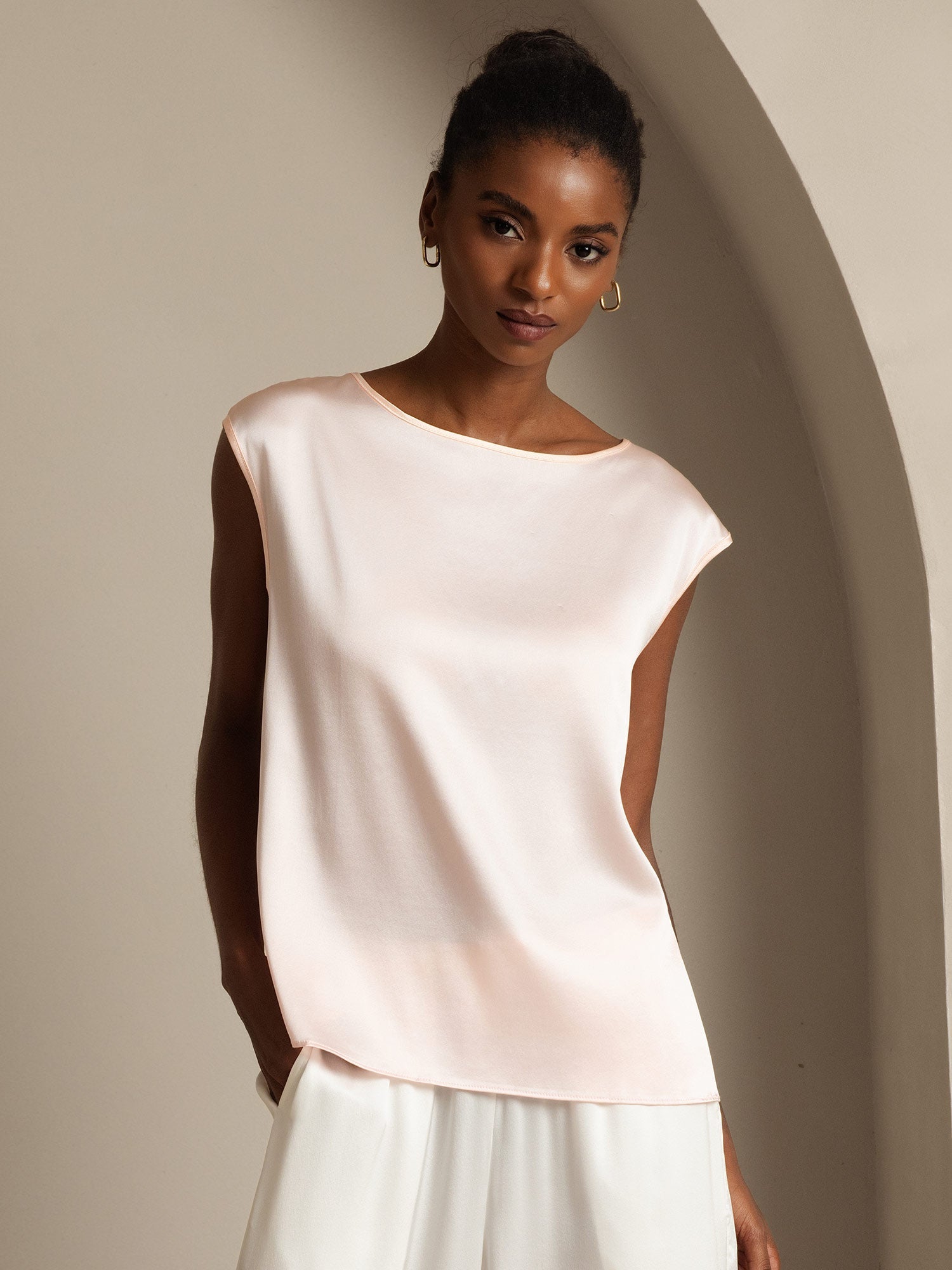 [لون القرنفل] SilkSilky-SA 19Momme الحرير رقبة مستديرة تي شيرت نسائية 001,