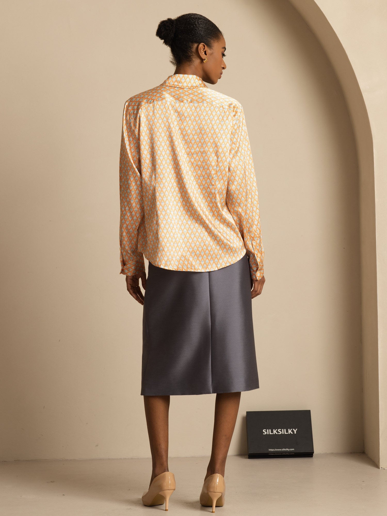 [أنماط زهرية] SilkSilky-SA الحرير الأكمام الطويلة الياقة بلايز نسائية 002