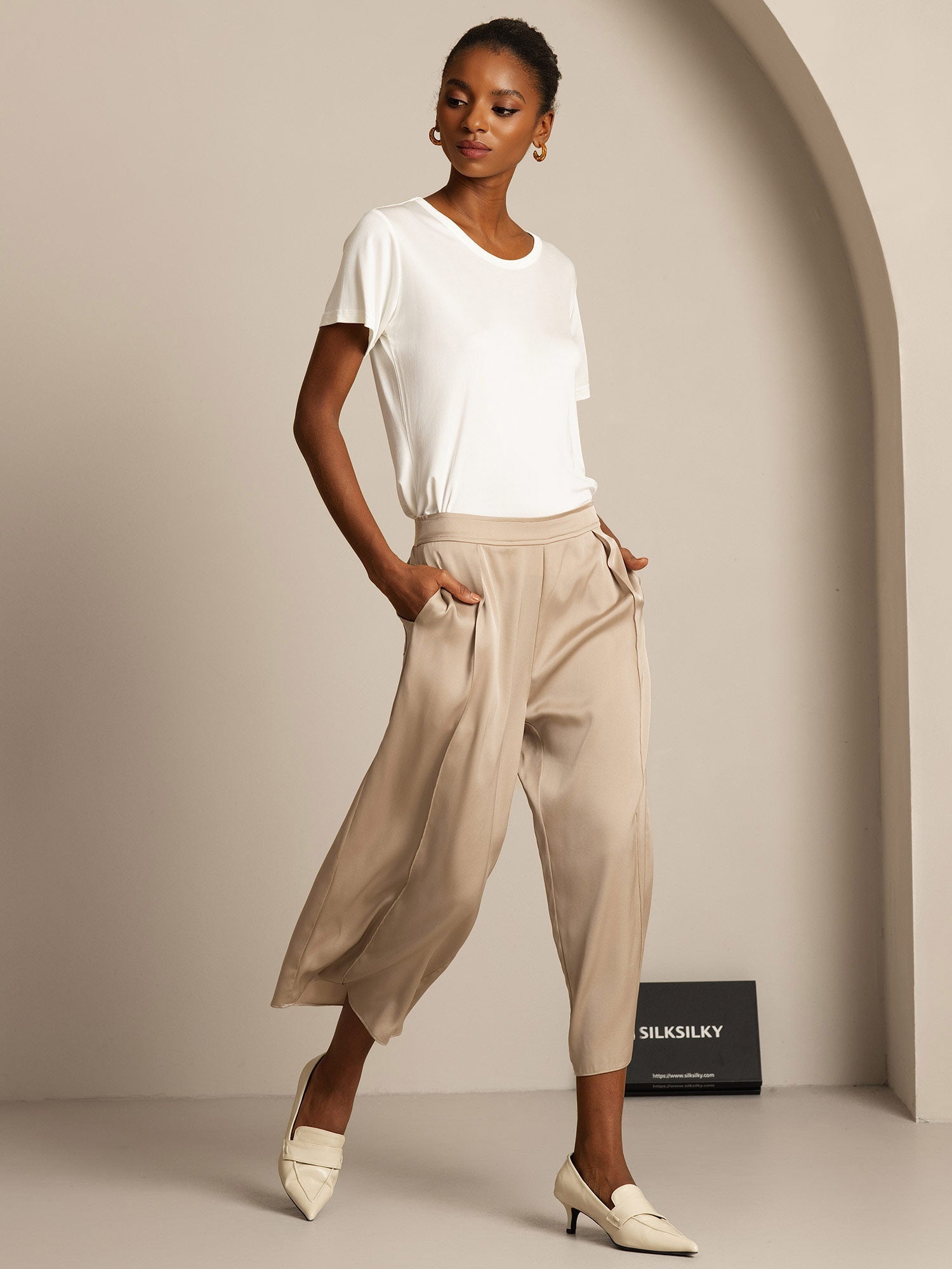 [أبيض] SilkSilky-SA محبوك الحرير رقبة مستديرة تي شيرت نسائية 007,