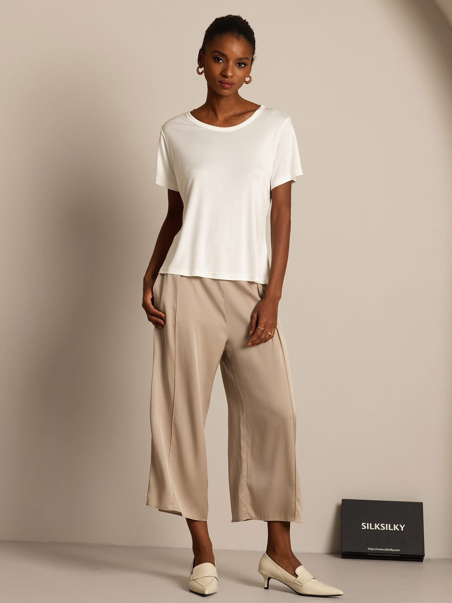 [أبيض] SilkSilky-SA محبوك الحرير رقبة مستديرة تي شيرت نسائية 006,