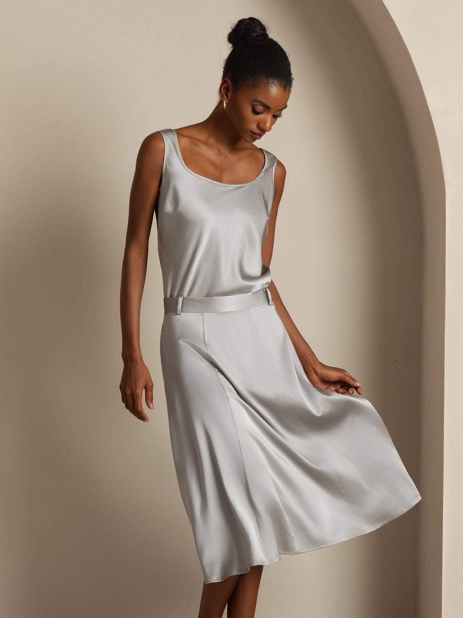 [رمادي غريفين‎] SilkSilky-SA 19Momme الحرير رقبة على شكل حرف U كامي 005,