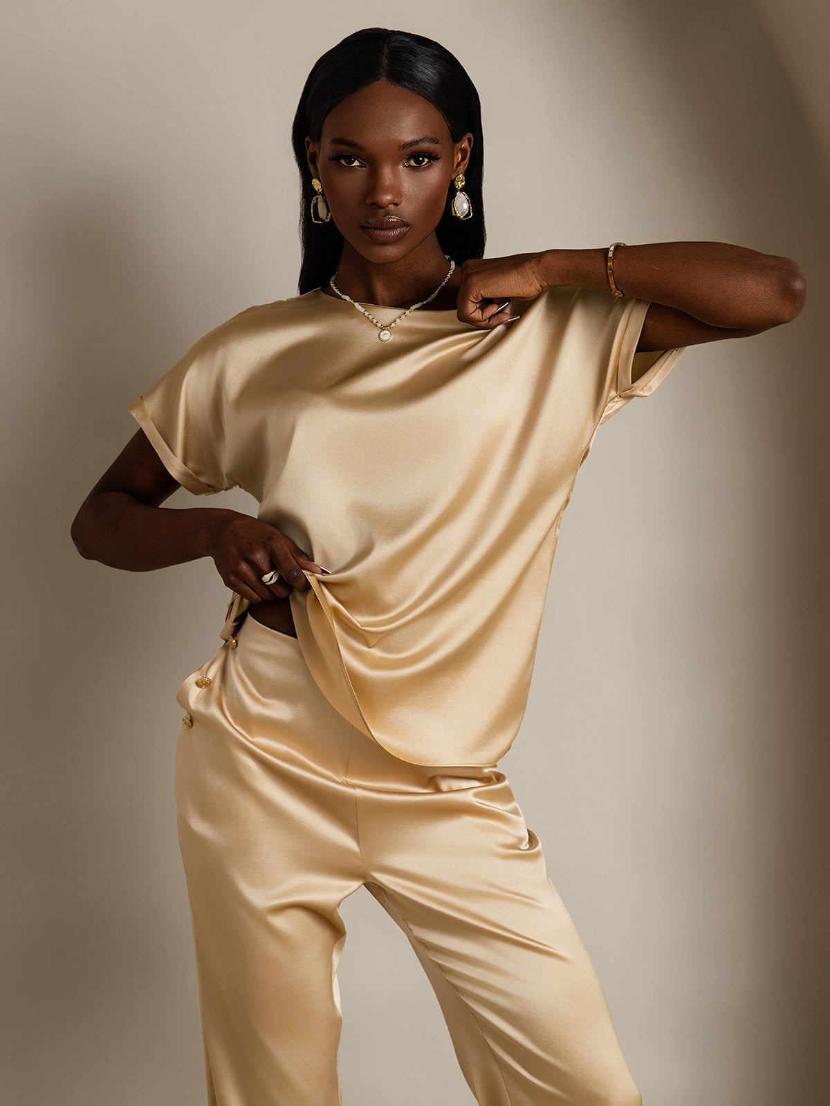 [شامبانيا] SilkSilky-SA 19Momme الحرير رقبة مستديرة تي شيرت نسائية 004,