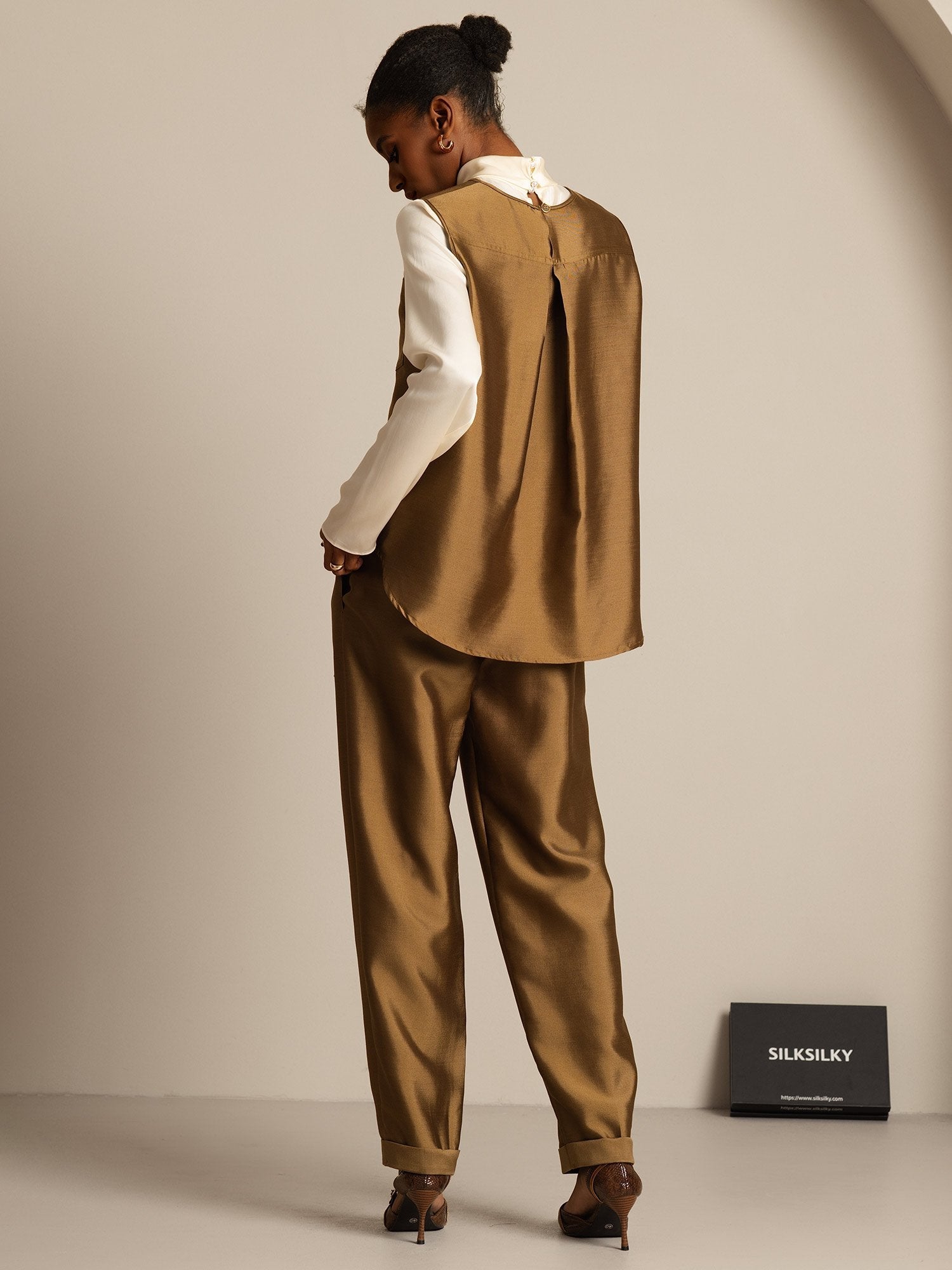 [برونزي] SilkSilky-SA 32Momme الحرير Womens Vest 007,