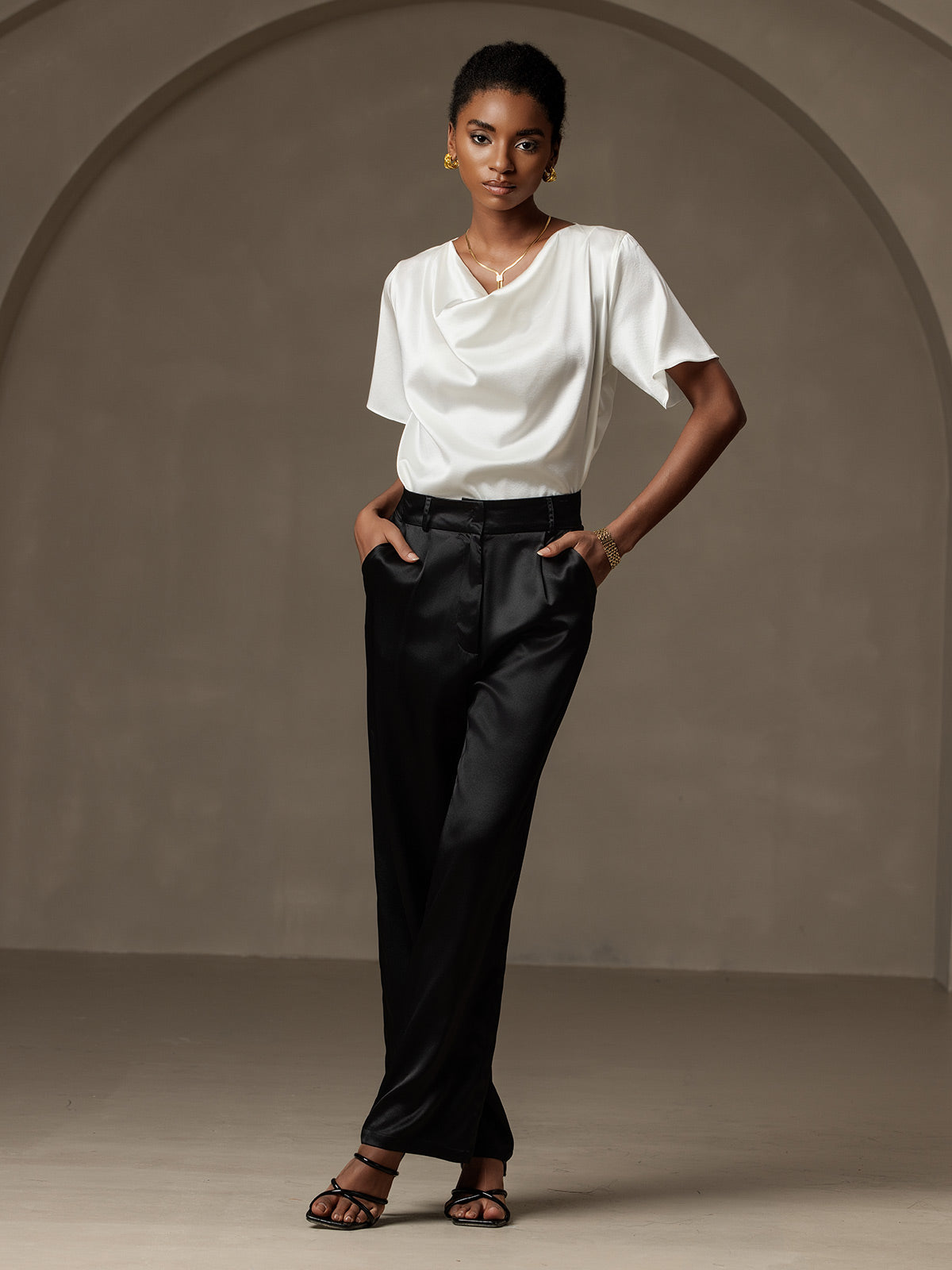 [أبيض] SilkSilky-SA 19Momme الحرير الأكمام القصيرة فتحة عنق بثنيات ملفوفة بلوزة 006