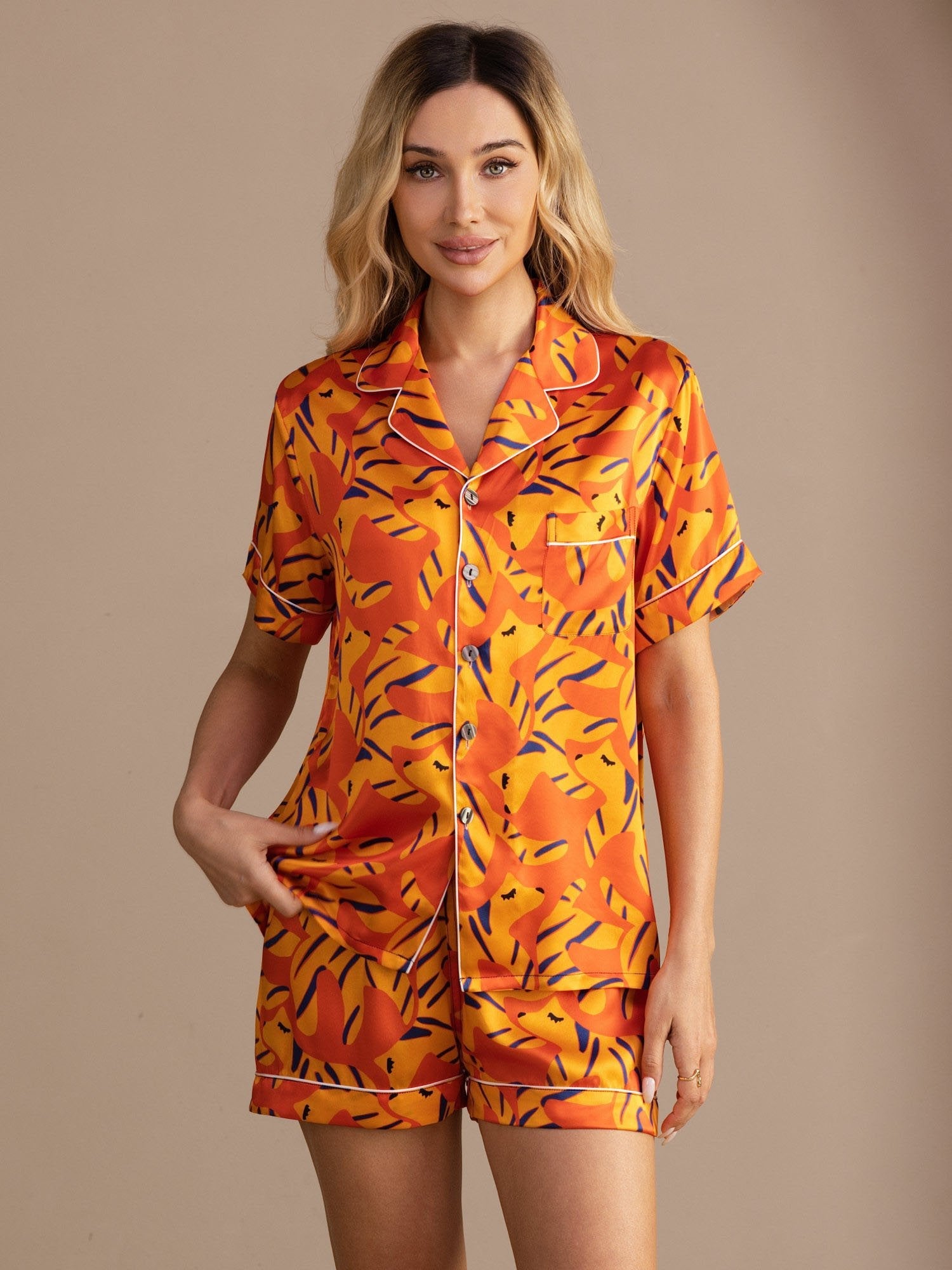 [كلب برتقالي] SilkSilky-SA Short Sleeve Lapel Collar طقم بيجامة نسائي 001