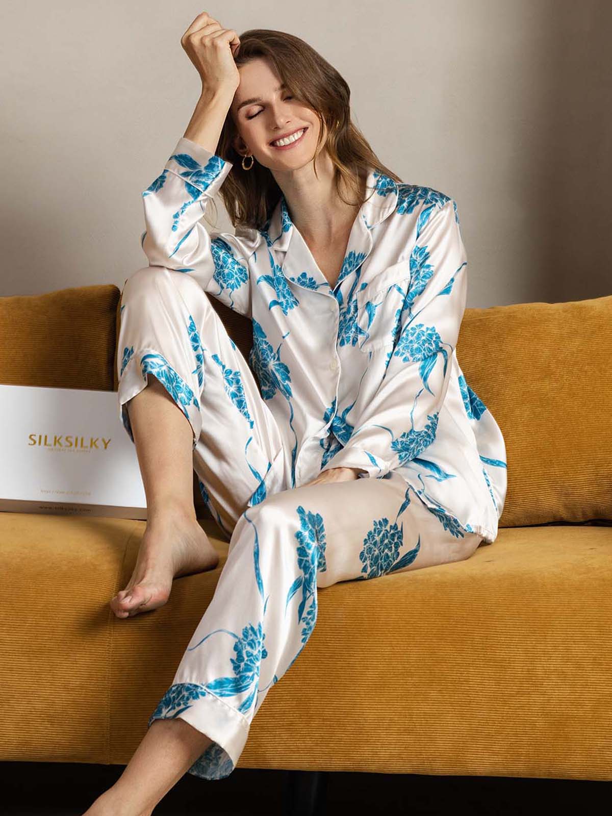 [أزهار زرقاء] SilkSilky-SA الحرير الخالص Womens Pajamas 004