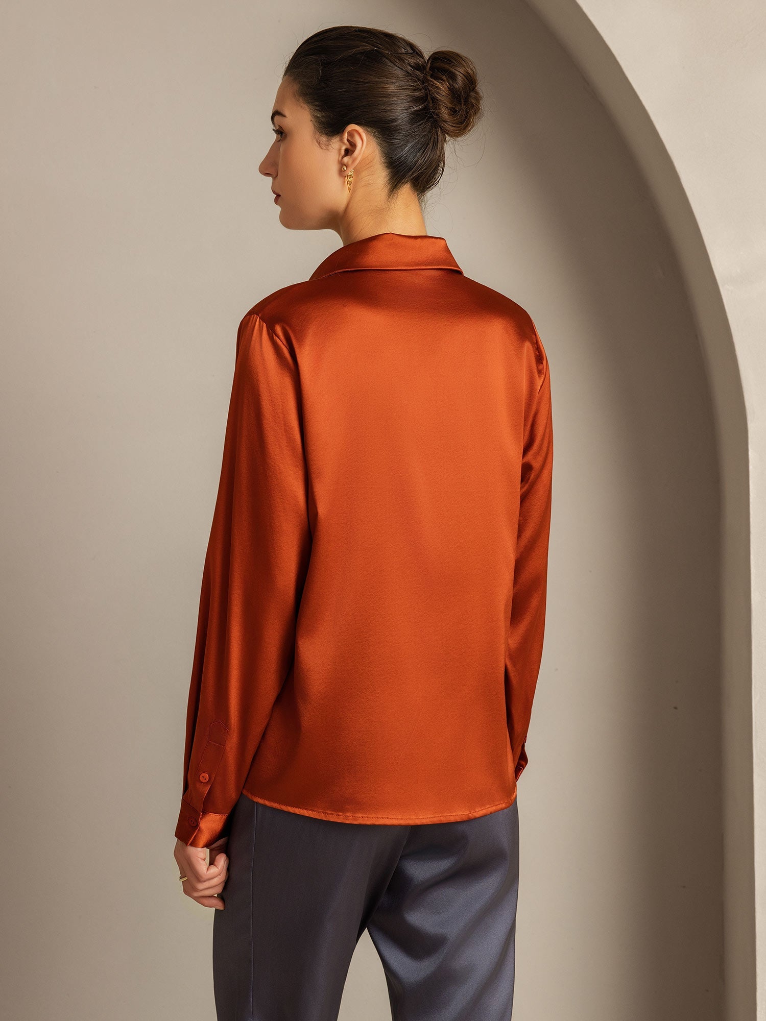 [الكراميل] SilkSilky-SA 19Momme الحرير الأكمام الطويلة Lapel Collar بلايز نسائية 003