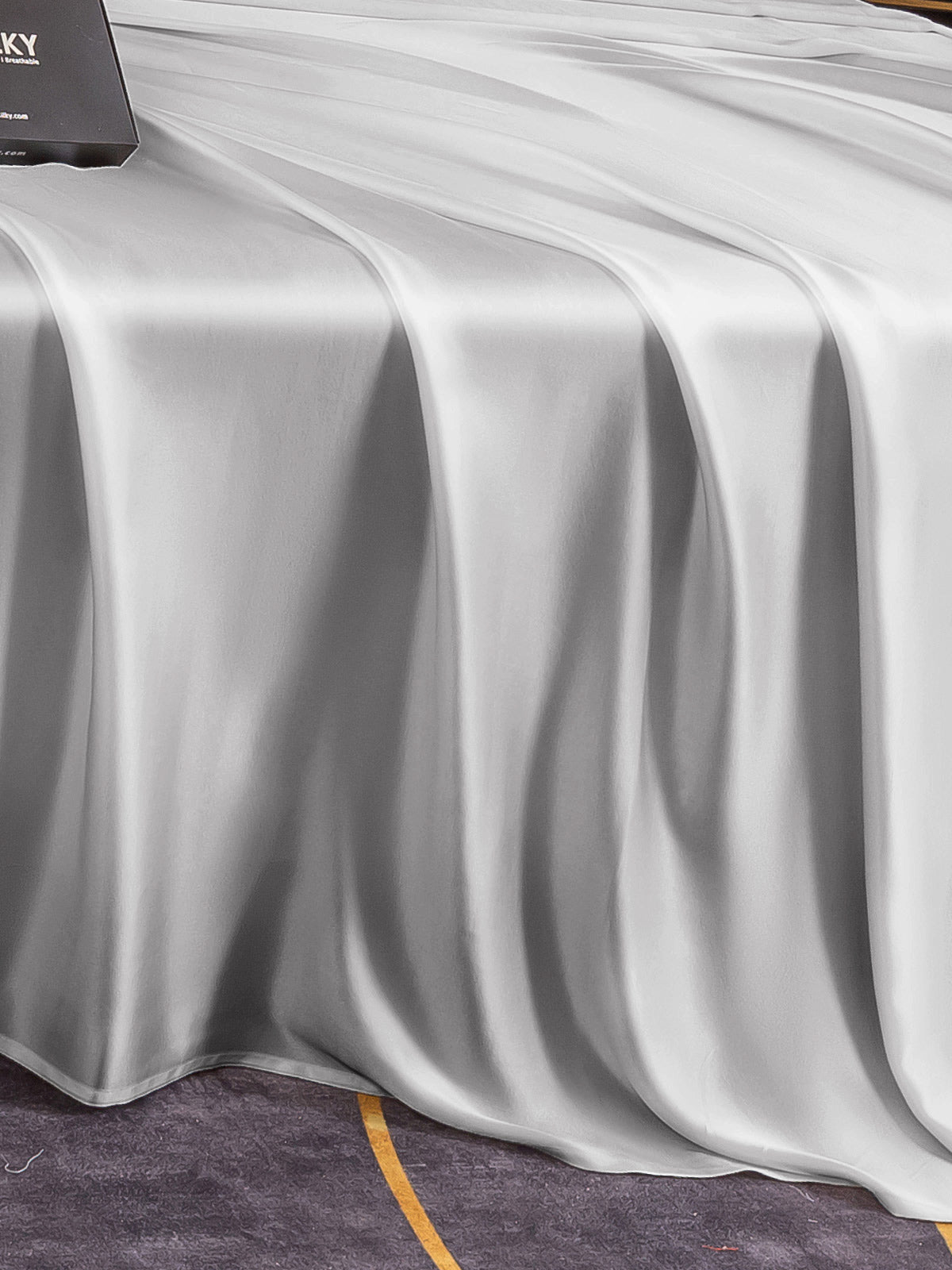 [فضة] SilkSilky-SA 19Momme غطاء السرير 003