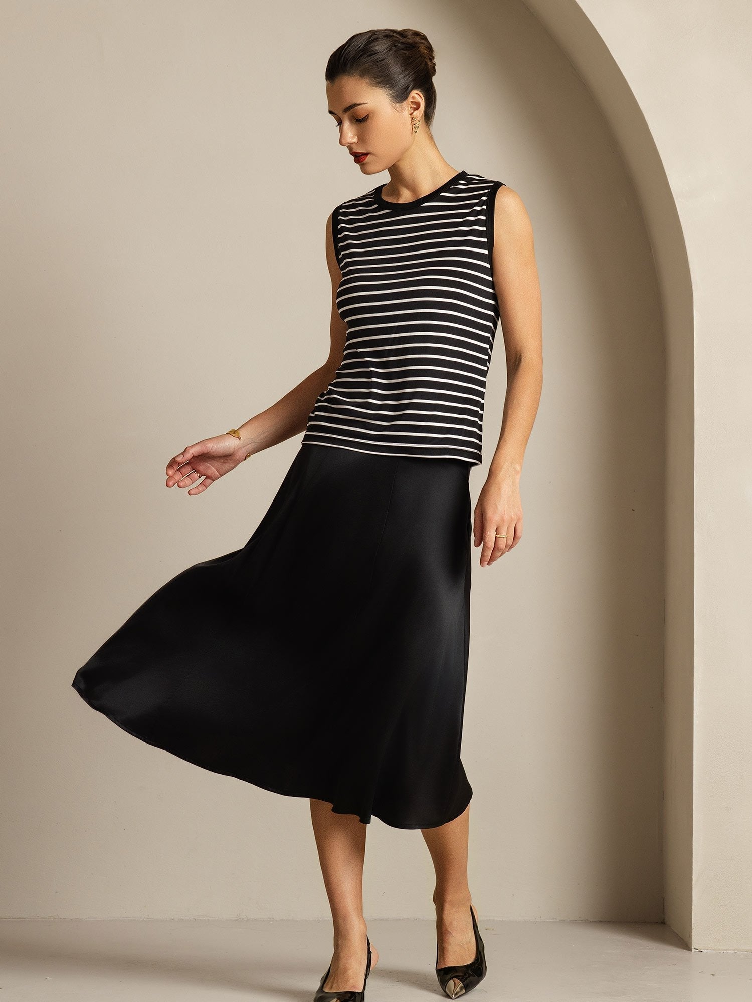 [شريط أسود] SilkSilky-SA Pure Silk بدون أكمام رقبة مستديرة كامي 005