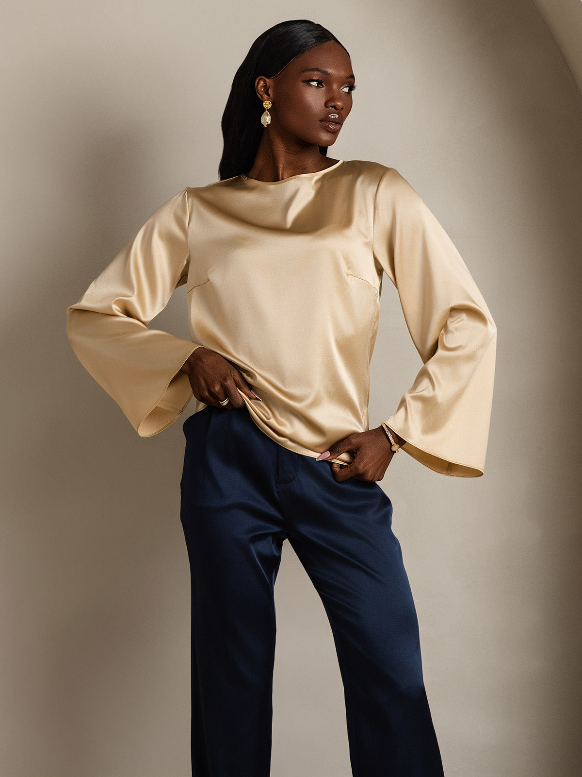 [شامبانيا] SilkSilky-SA 19Momme الحرير رقبة مستديرة تي شيرت نسائية 003,