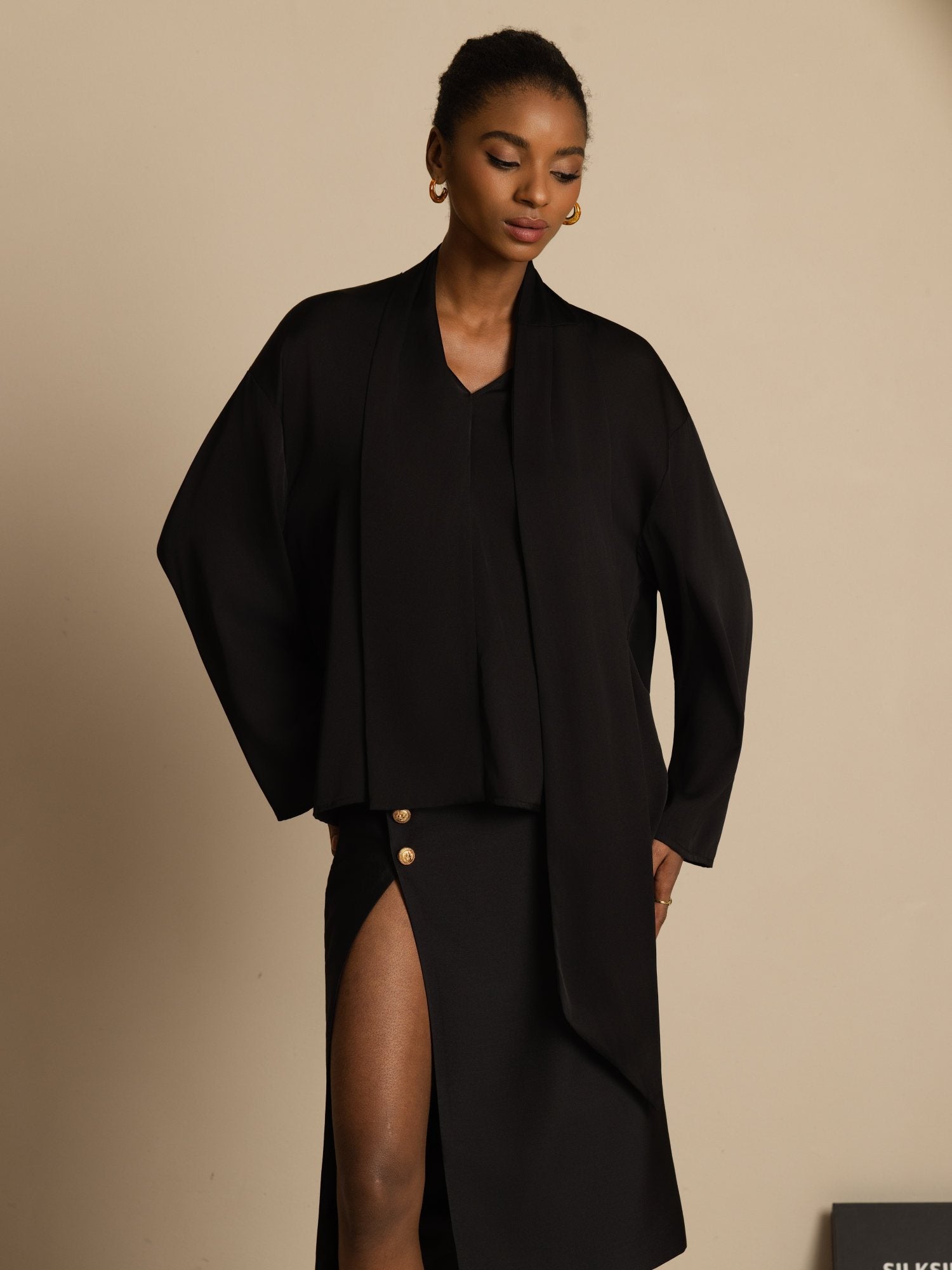 [أسود] SilkSilky-SA 19Momme الحرير الأكمام الطويلة رقبة على شكل حرف V بلوزة 005