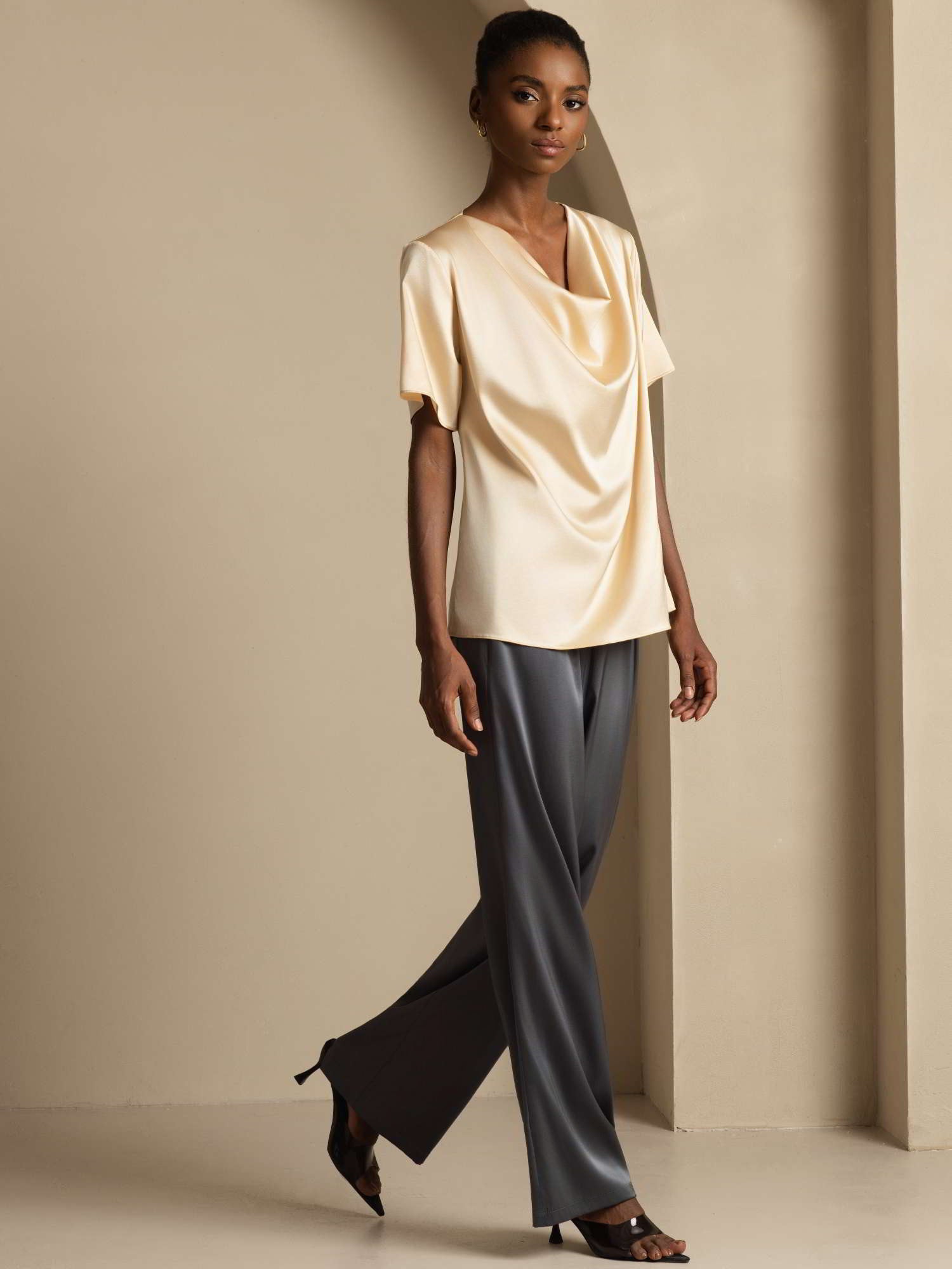 [شامبانيا] SilkSilky-SA 19Momme الحرير الأكمام القصيرة فتحة عنق بثنيات ملفوفة بلوزة 007