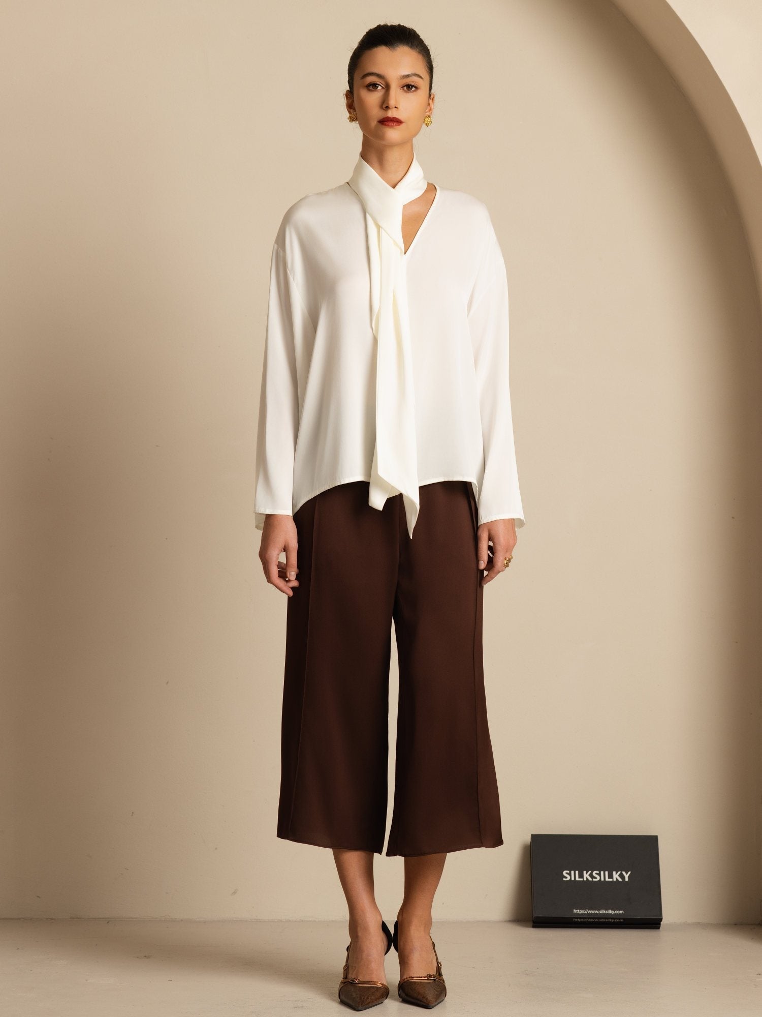 [أبيض] SilkSilky-SA 19Momme الحرير الأكمام الطويلة رقبة على شكل حرف V بلوزة 008
