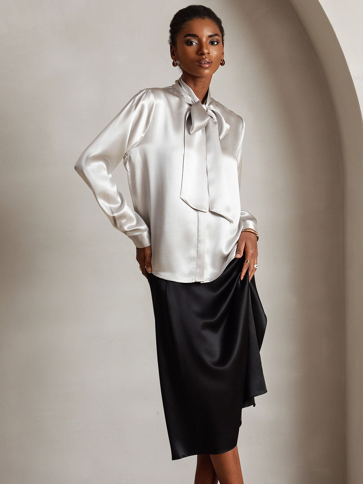 [رمادي فاتح] SilkSilky-SA 19Momme الحرير الأكمام الطويلة Blouse 004