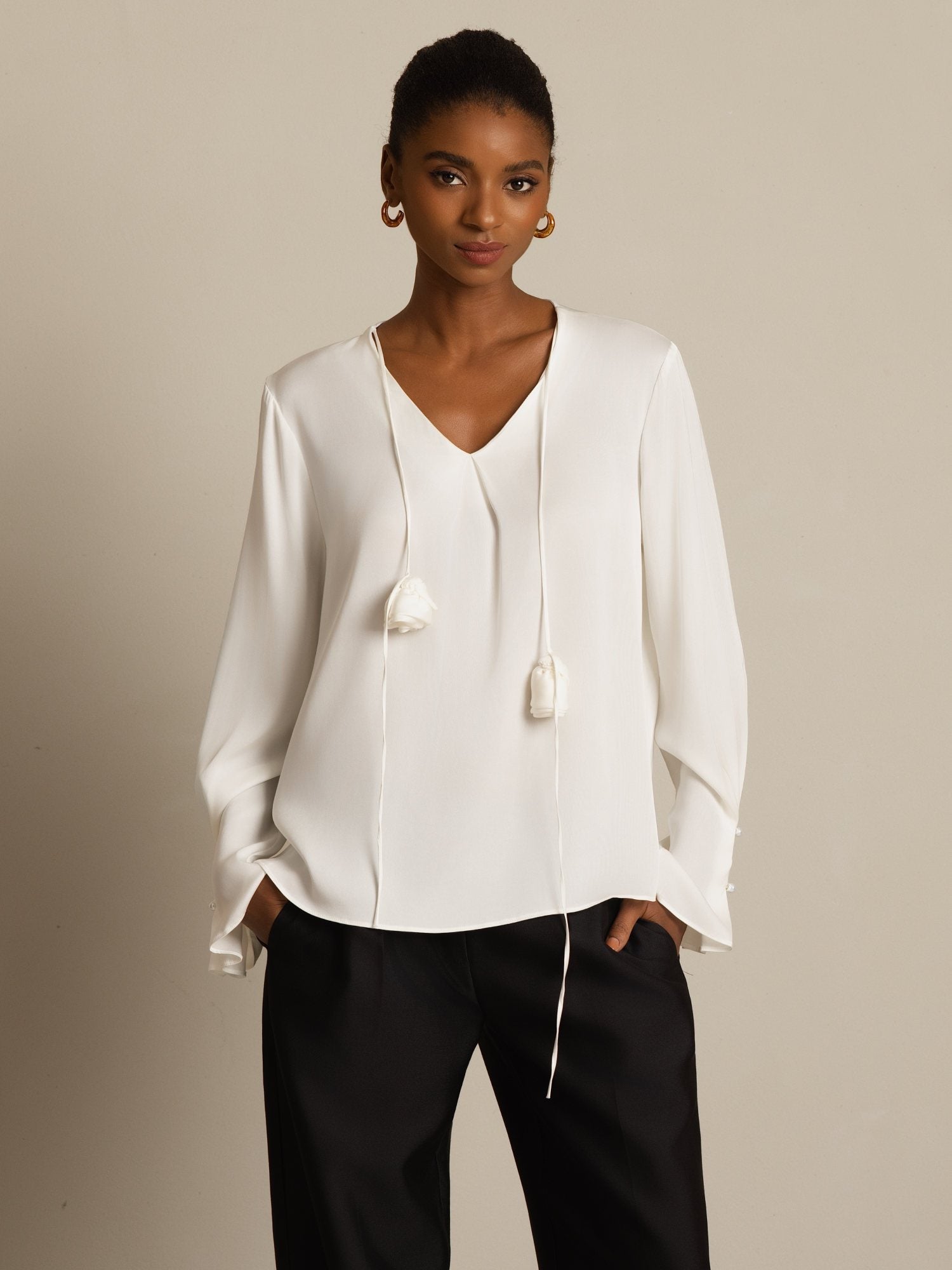 [أبيض] SilkSilky-SA 19Momme الحرير الأكمام الطويلة رقبة على شكل حرف V بلوزة 003