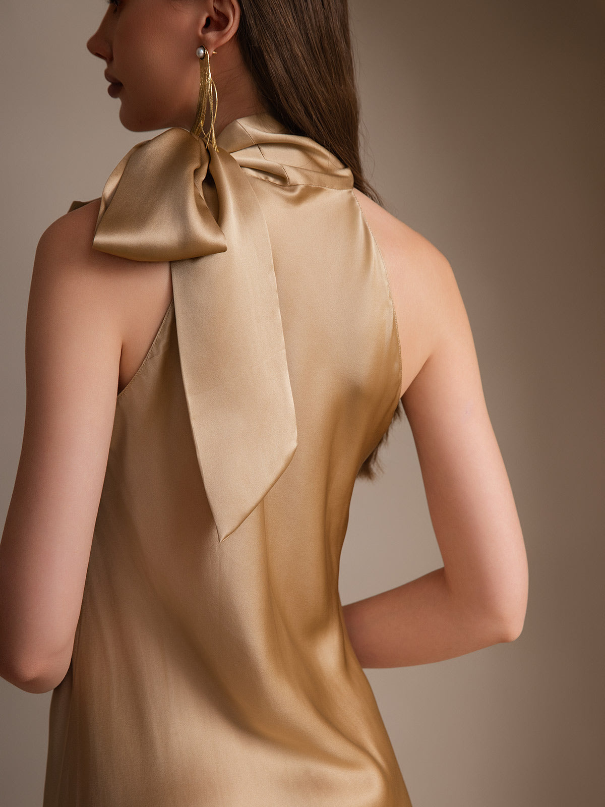 [شامبانيا] SilkSilky-SA 19Momme الحرير بدون أكمام تعادل الرقبة فساتين نسائية 002