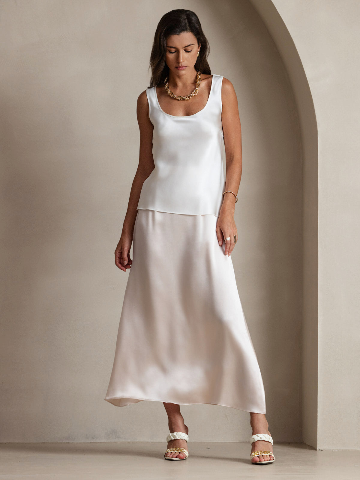 [أبيض] SilkSilky-SA 19Momme الحرير رقبة على شكل حرف U كامي 006,