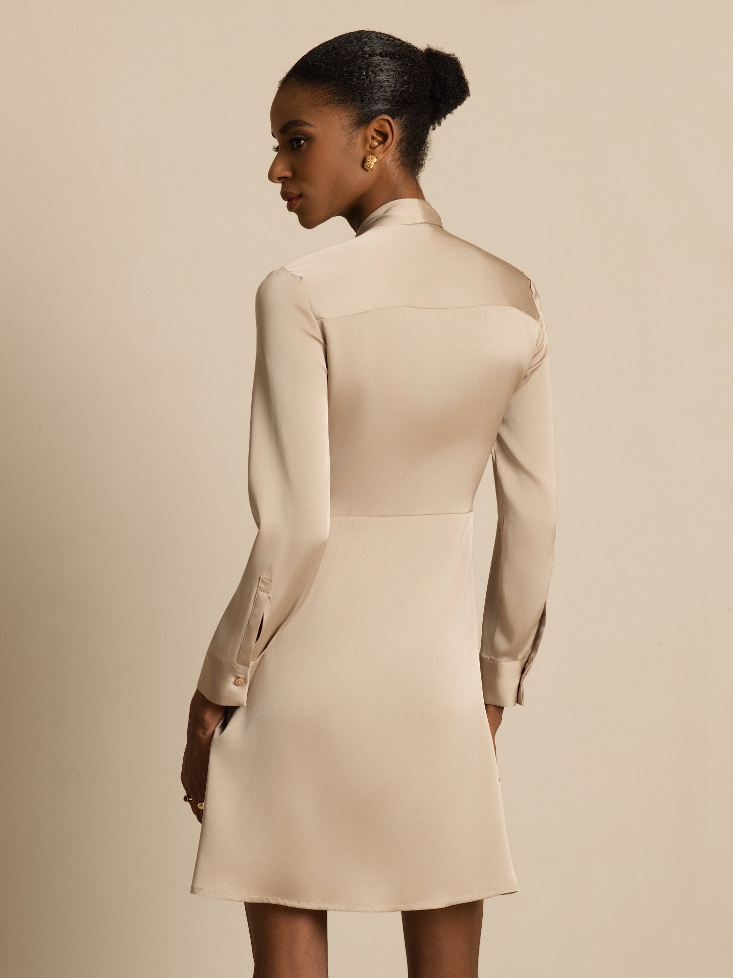 [تان(بنيفاتح)] SilkSilky-SA 19Momme الحرير الأكمام الطويلة ياقة قابلة للربط فساتين نسائية 002