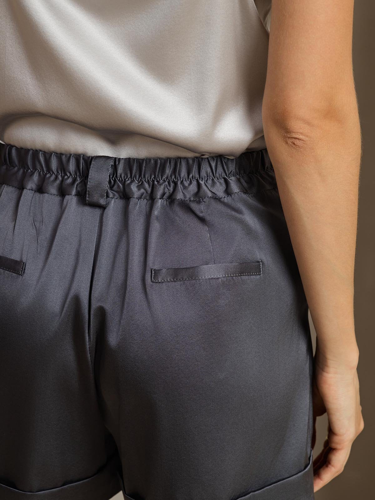 [الرمادي الداكن] SilkSilky-SA 19Momme الحرير Womens Shorts 005