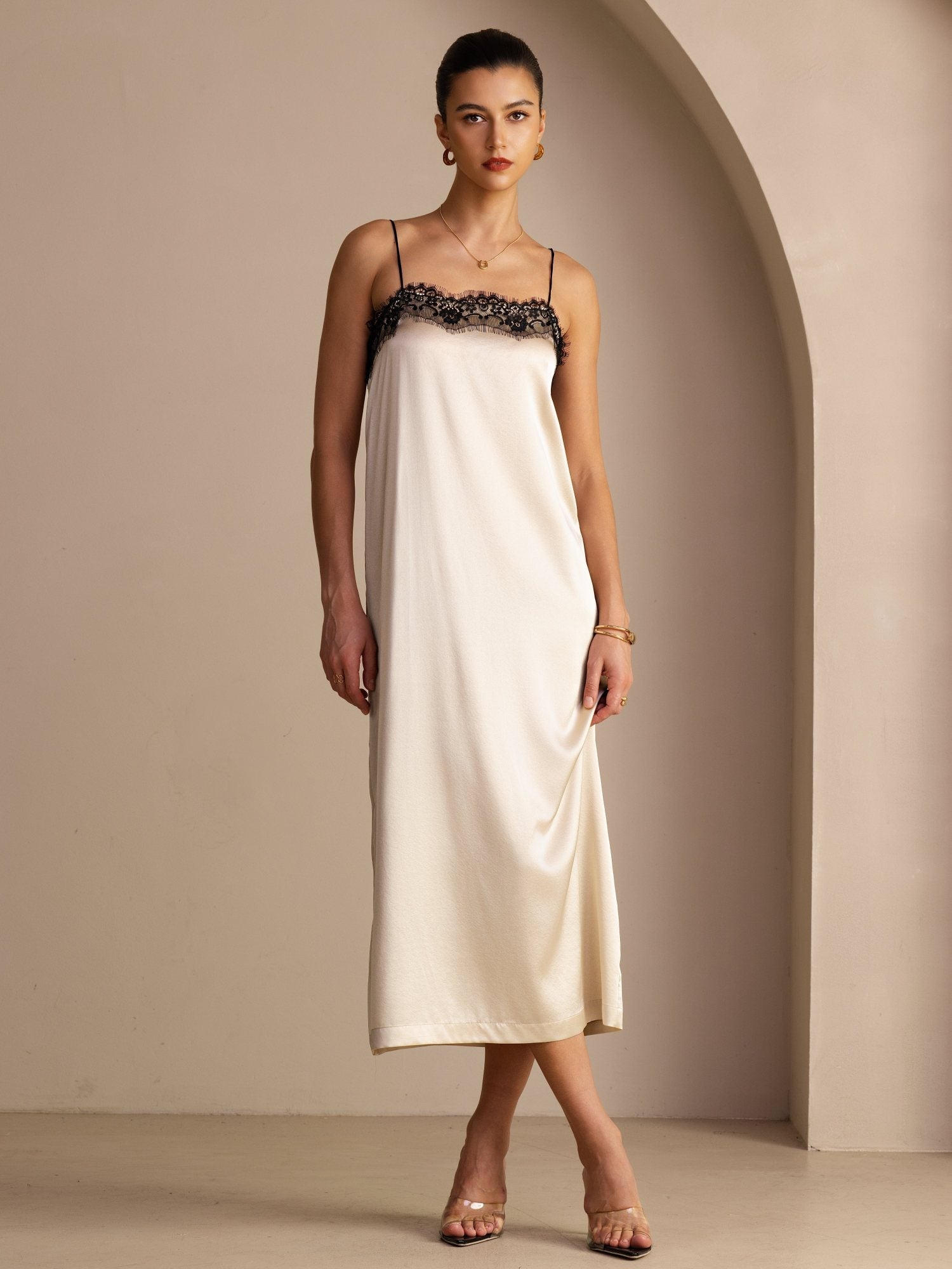 [بيج الأرز] SilkSilky-SA Spaghetti Strap Square Neck فساتين نسائية 001