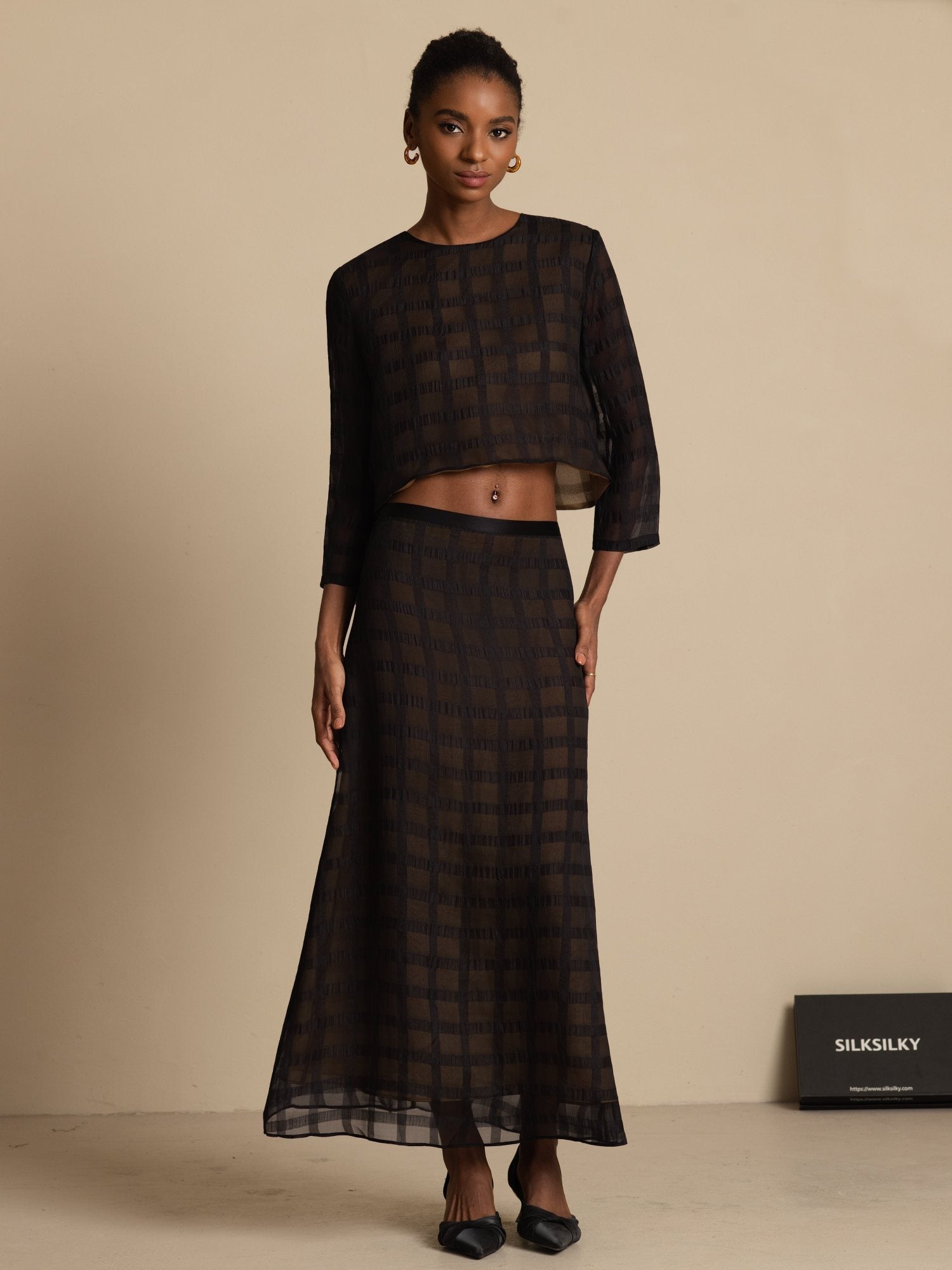 [أسود] SilkSilky-SA الحرير الخالص الأكمام الطويلة رقبة مستديرة Women''s Outfit Sets 001