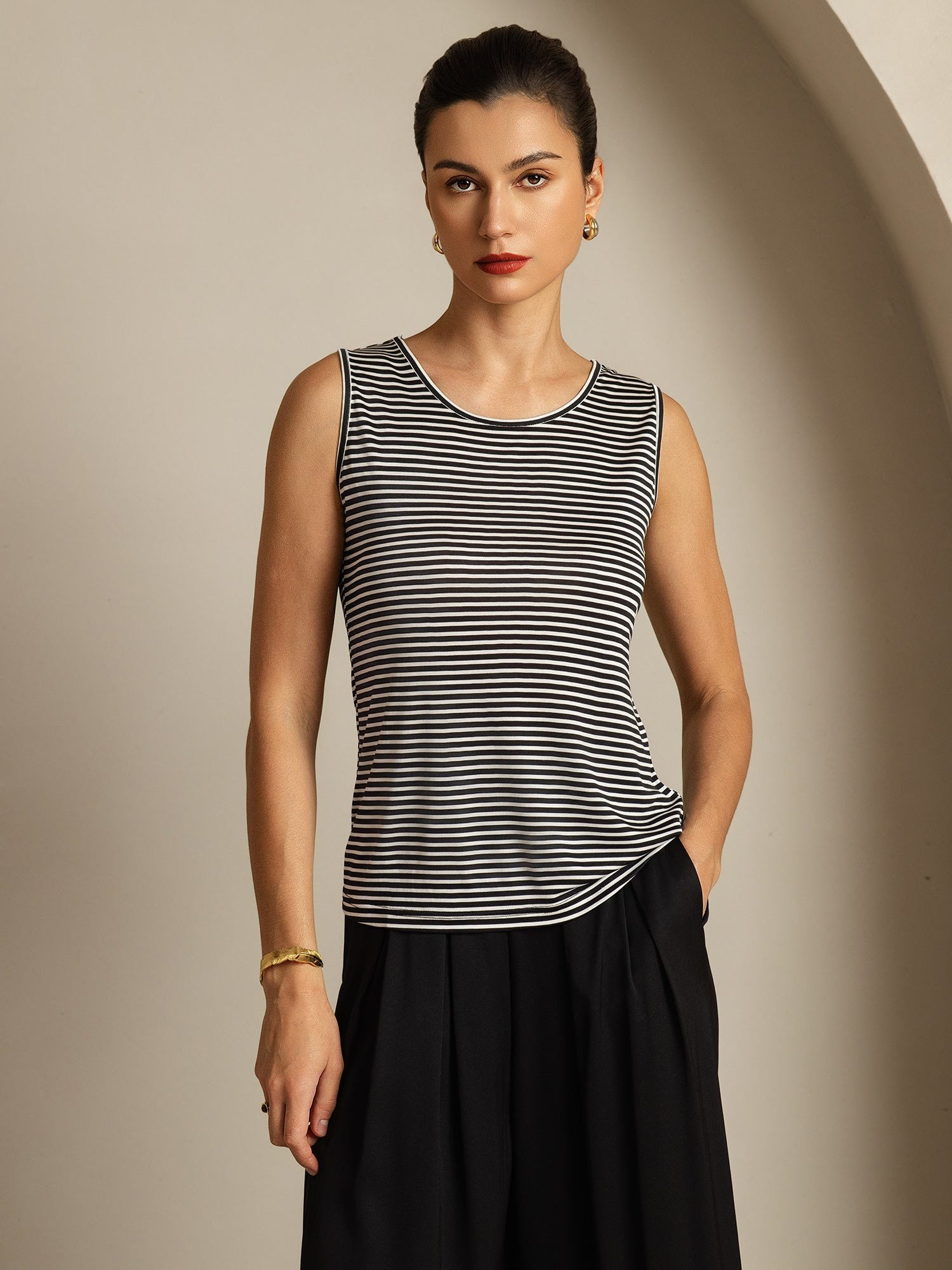 [شريط أبيض] SilkSilky-SA Pure Silk بدون أكمام رقبة مستديرة كامي 003